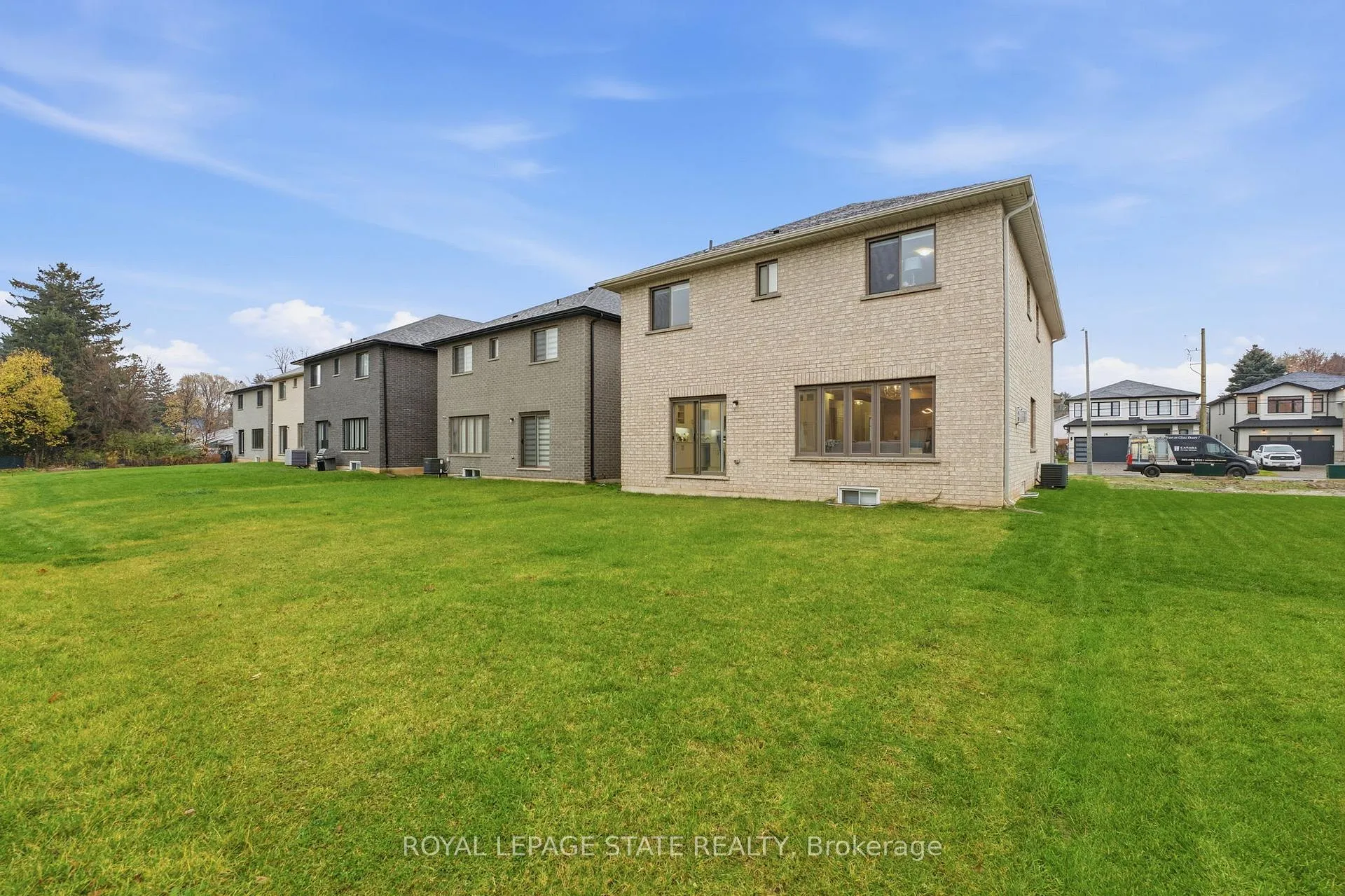 Photo 24 of 29 Roselawn Avenue, Hamilton, Ancaster — HOMEH