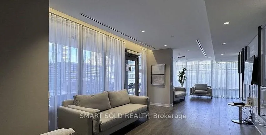 Photo 3 of Unit 1713, 195 Redpath Avenue, Toronto, Mount Pleasant West — HOMEH
