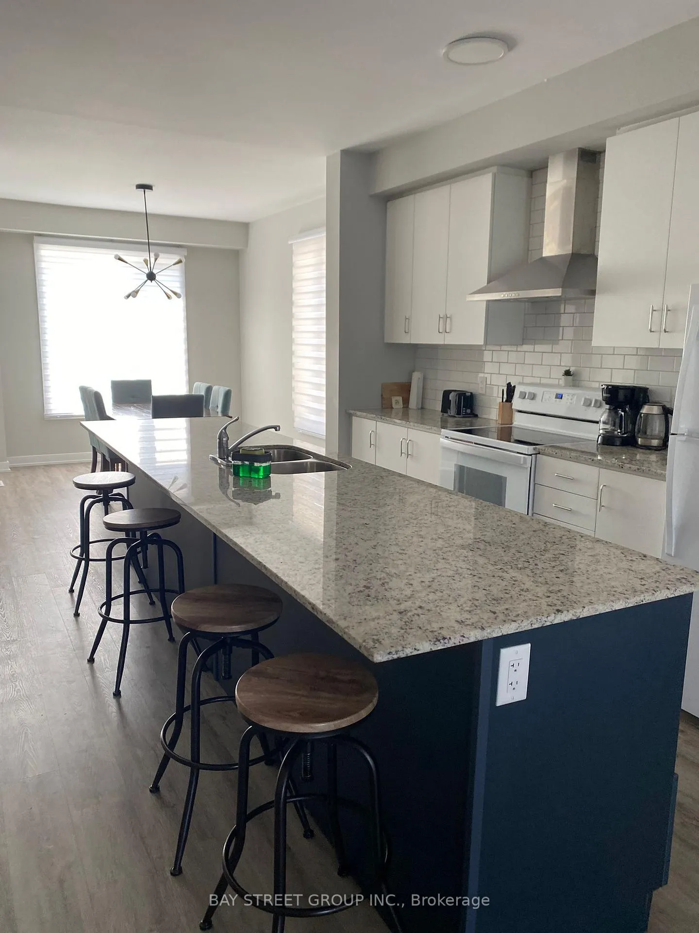 Photo 5 of 38 Winters Crescent, Collingwood — HOMEH