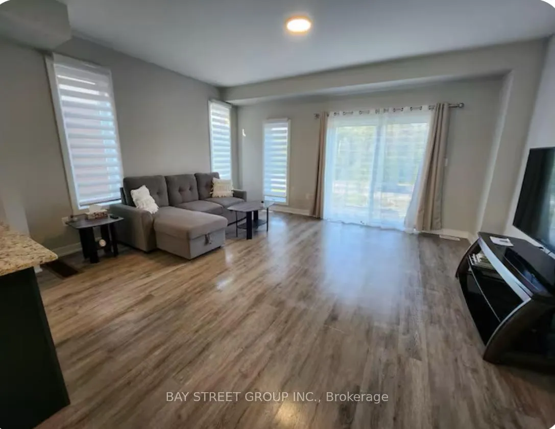 Photo 6 of 38 Winters Crescent, Collingwood — HOMEH