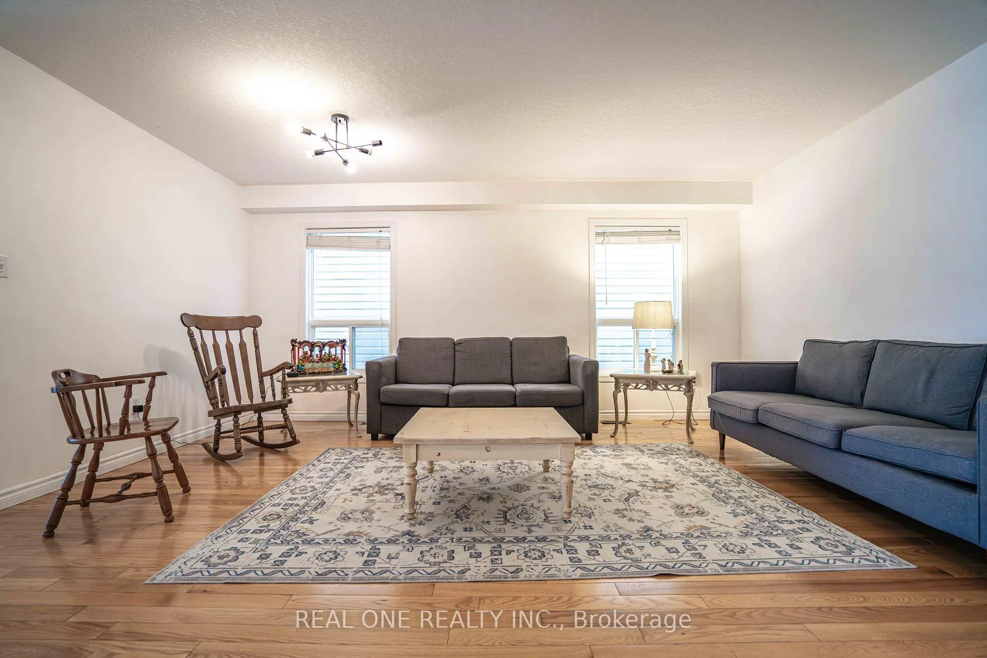 Photo 7 of 744 Brandenburg Boulevard, Waterloo, Clair Hills — HOMEH