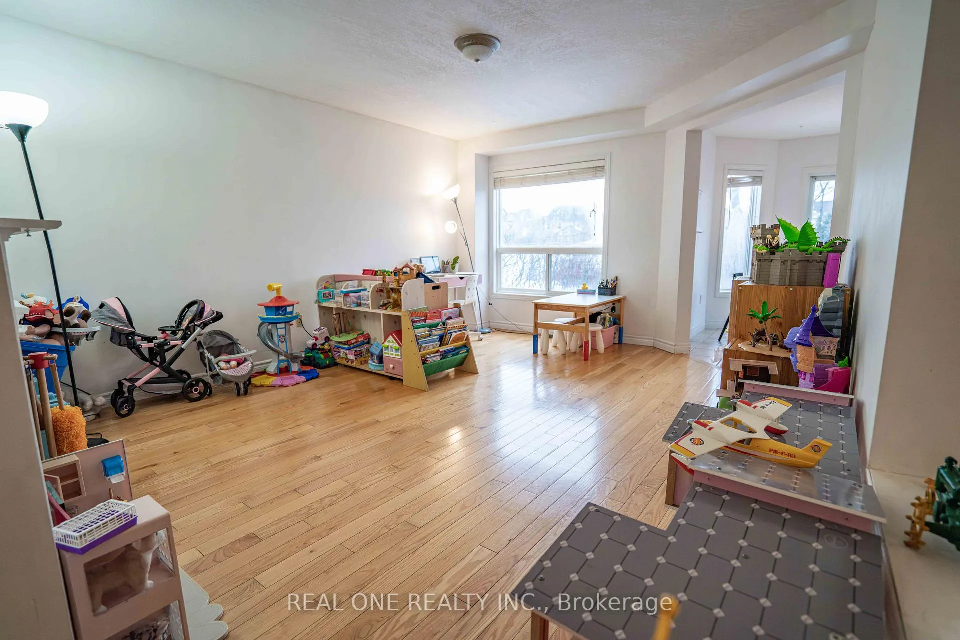 Photo 10 of 744 Brandenburg Boulevard, Waterloo, Clair Hills — HOMEH