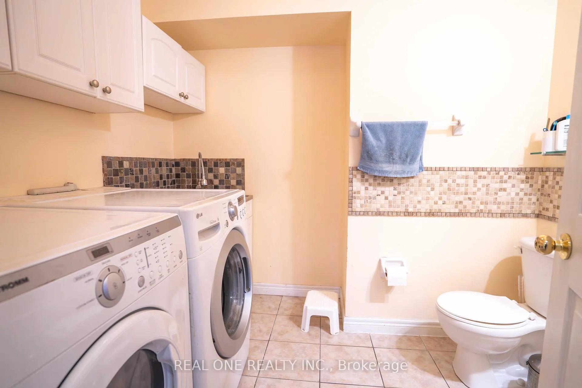 Photo 16 of 744 Brandenburg Boulevard, Waterloo, Clair Hills — HOMEH