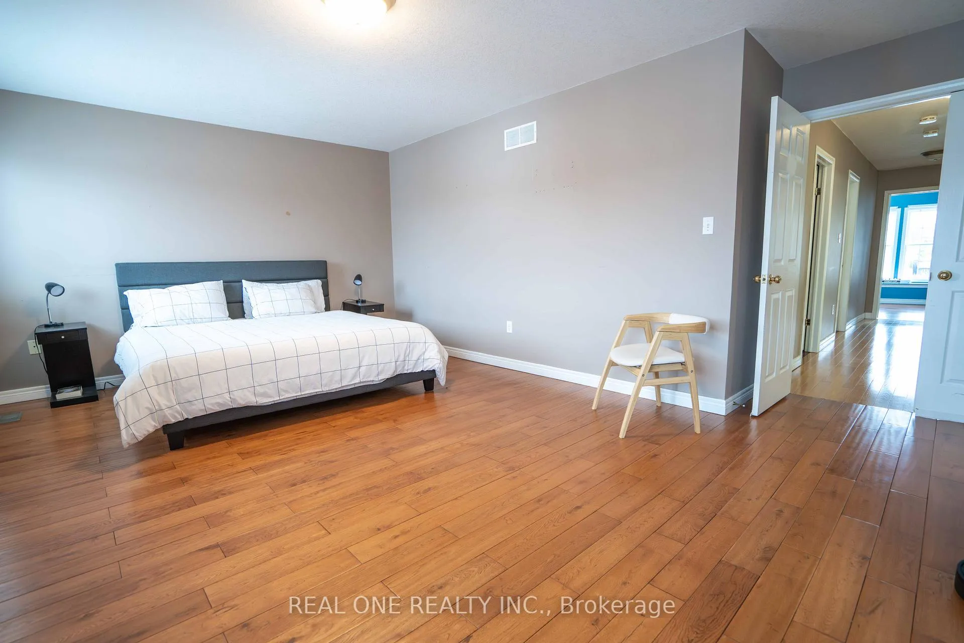 Photo 25 of 744 Brandenburg Boulevard, Waterloo, Clair Hills — HOMEH