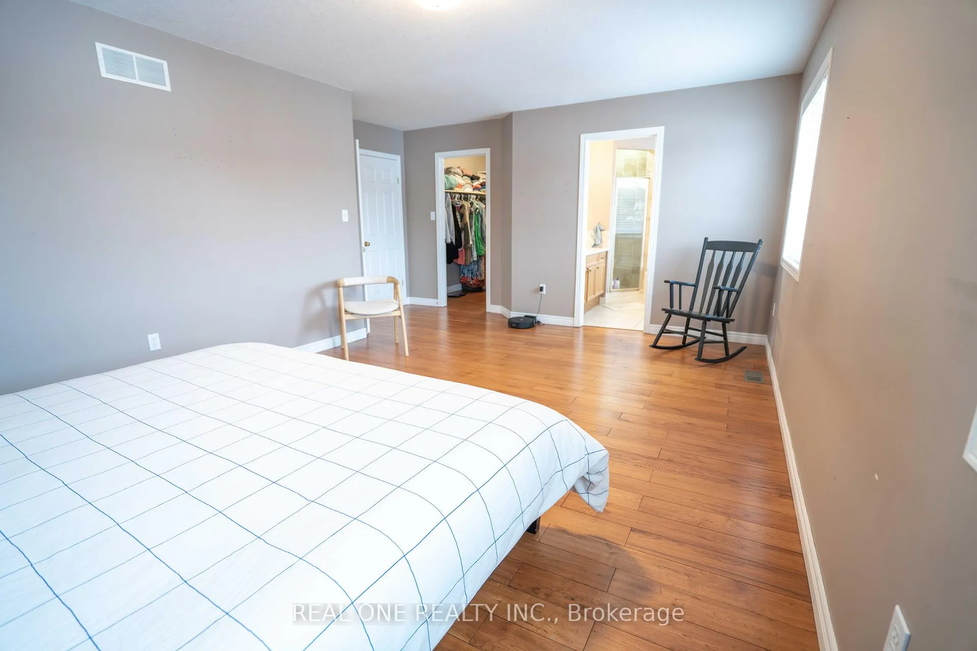 Photo 27 of 744 Brandenburg Boulevard, Waterloo, Clair Hills — HOMEH