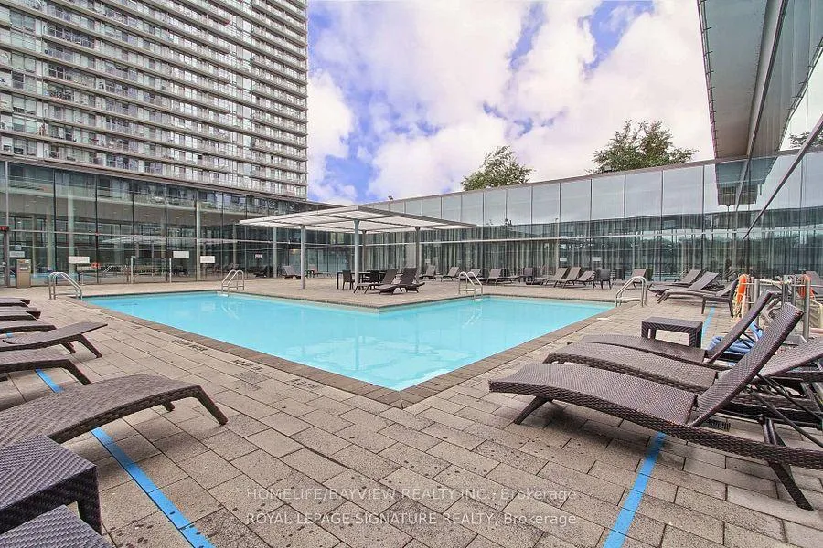 Photo 5 of Unit 806, 103 The Queensway, Toronto, High Park-Swansea — HOMEH