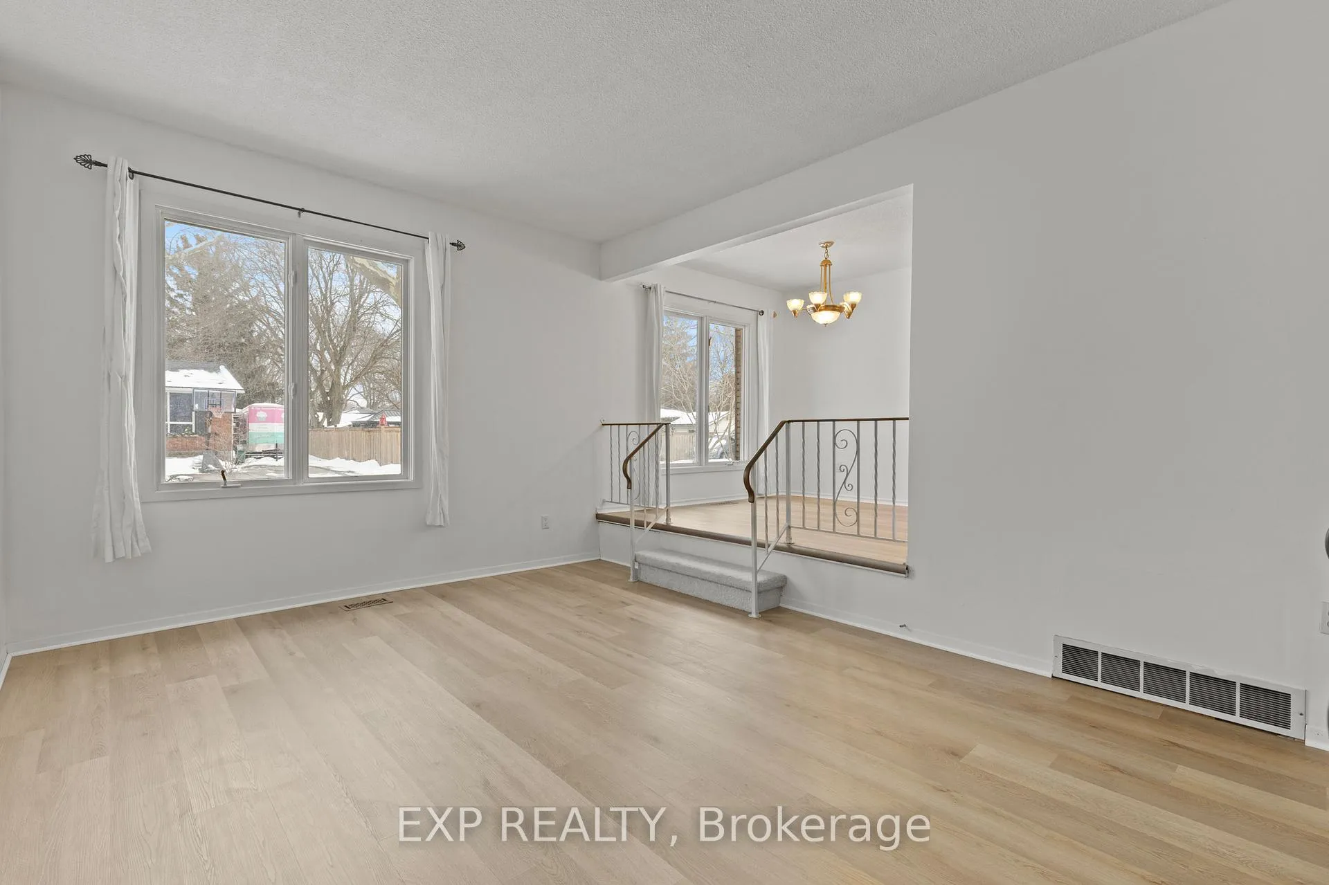 Photo 9 of 6176 Johnson Drive, Niagara Falls, Church's Lane — HOMEH