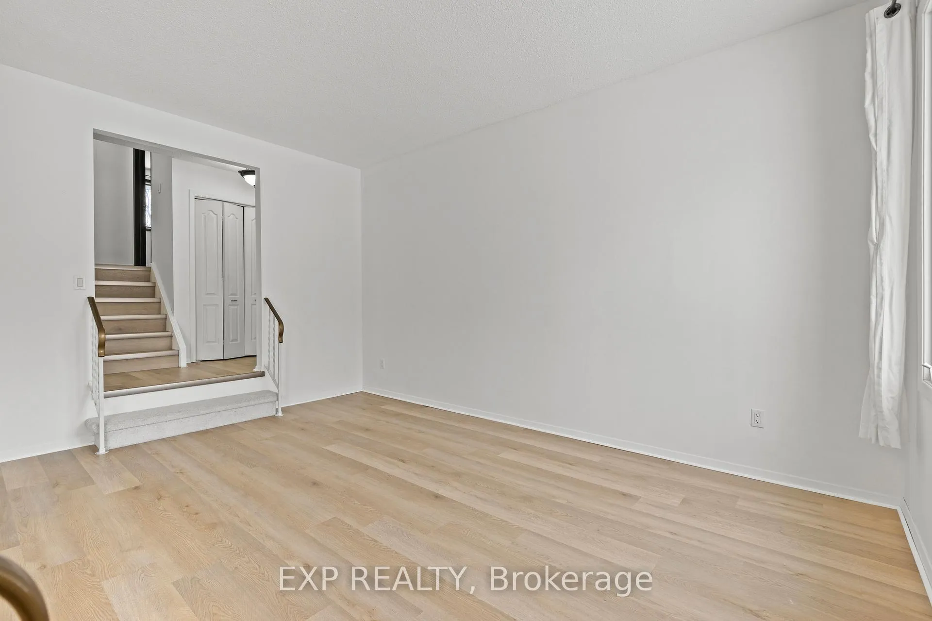 Photo 10 of 6176 Johnson Drive, Niagara Falls, Church's Lane — HOMEH
