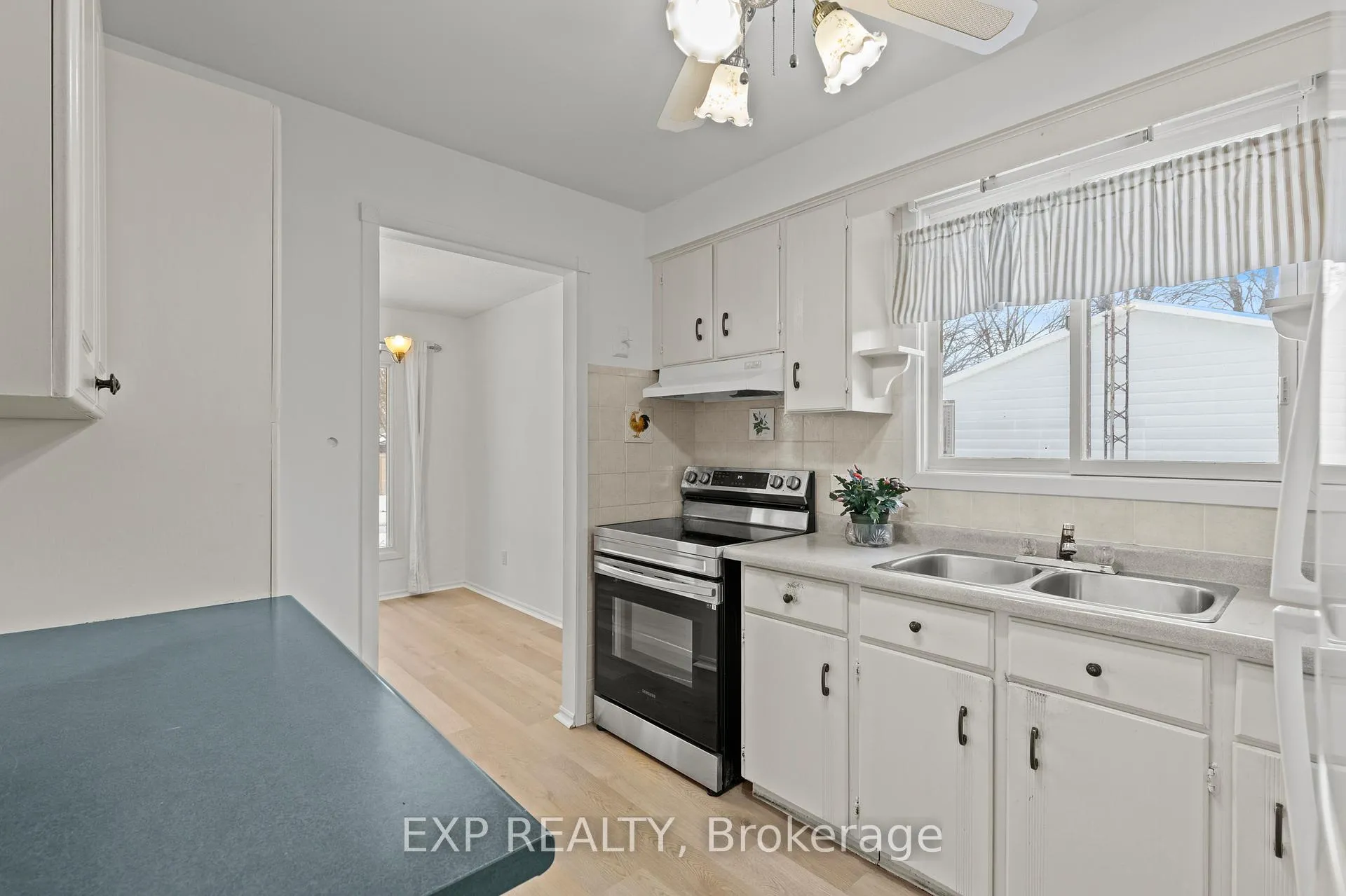 Photo 16 of 6176 Johnson Drive, Niagara Falls, Church's Lane — HOMEH