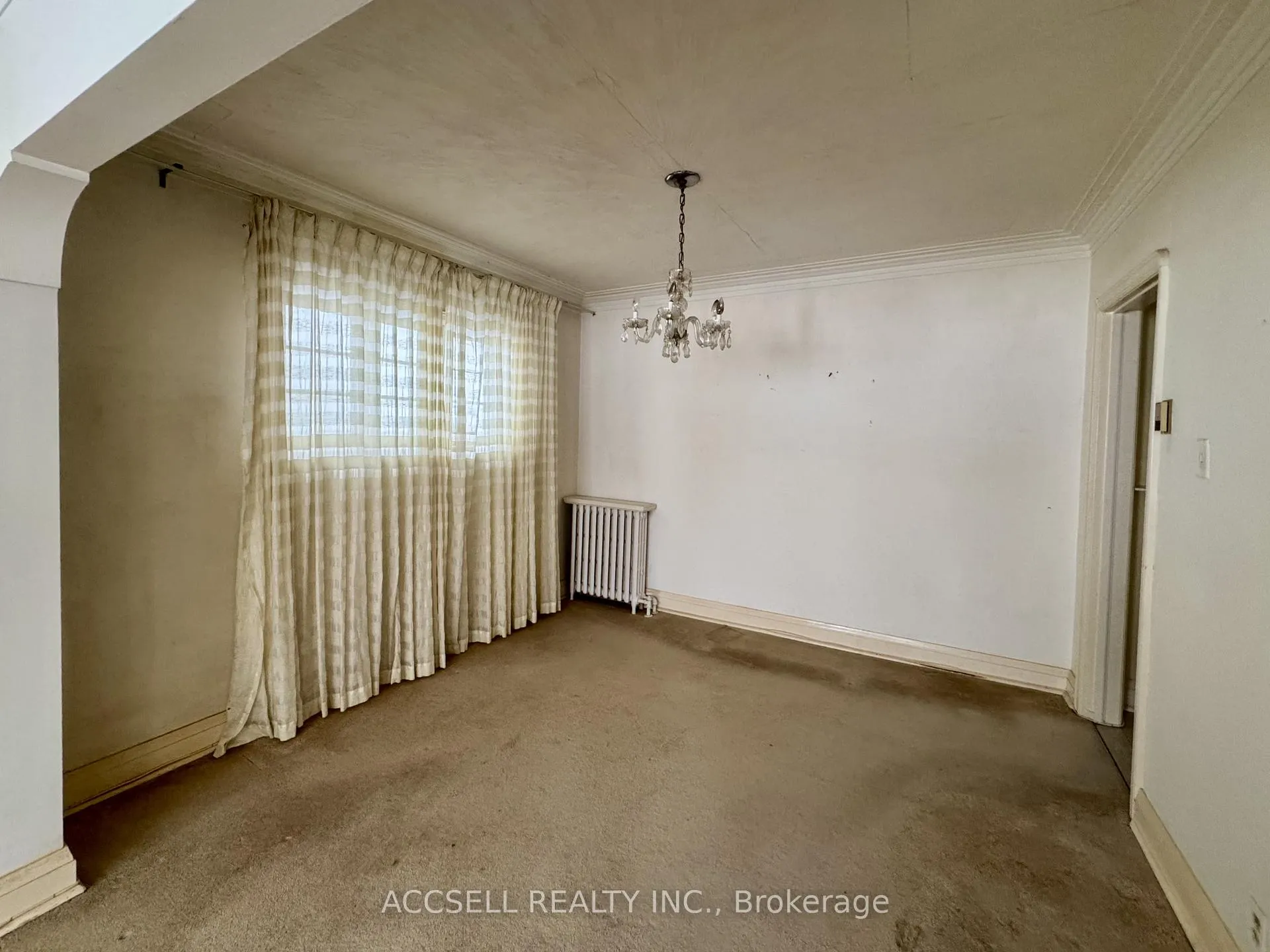 Photo 4 of 142 Glenwood Crescent, Toronto, O'Connor-Parkview — HOMEH