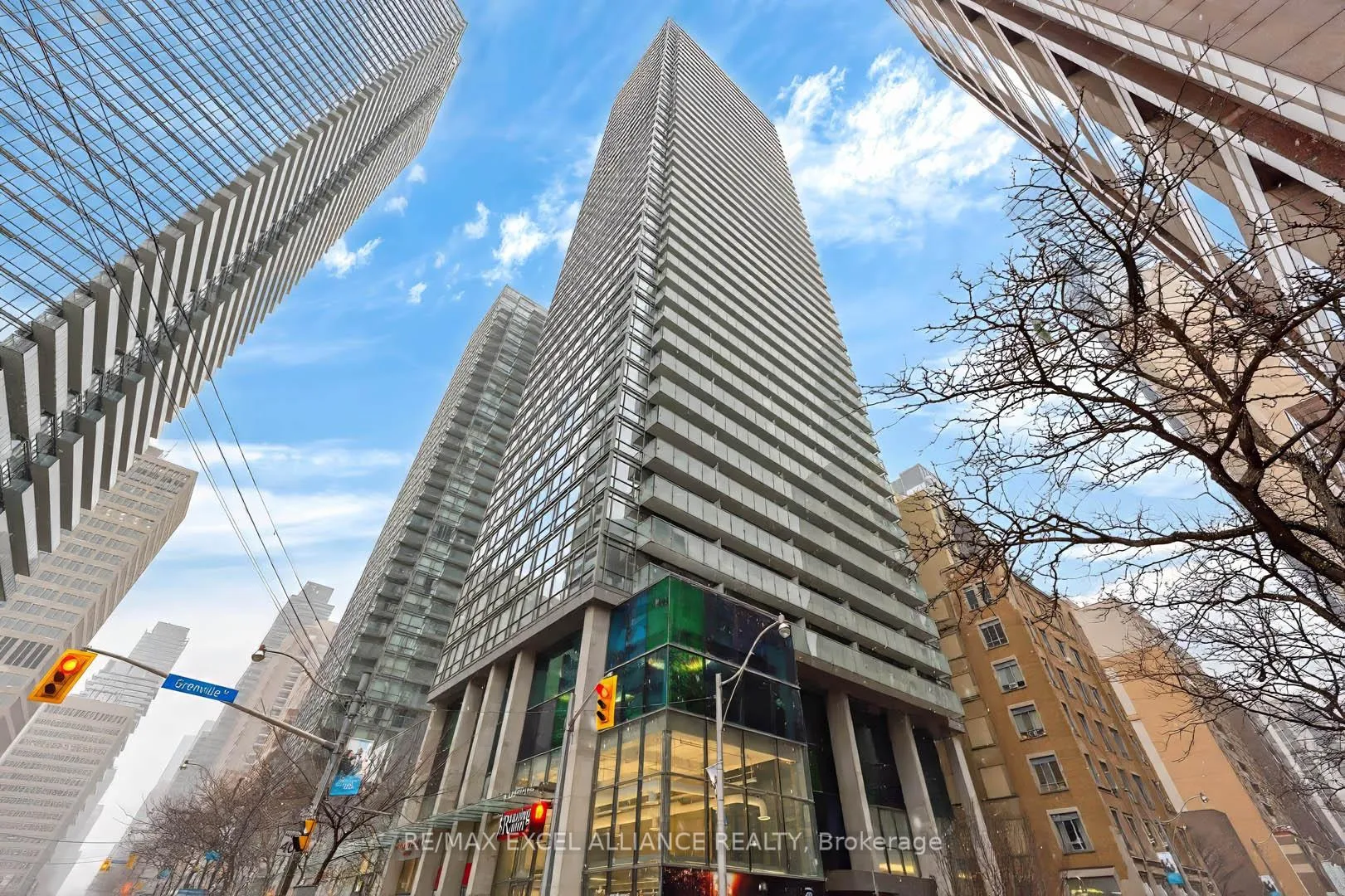 Front of Unit 3304, 38 Grenville Street