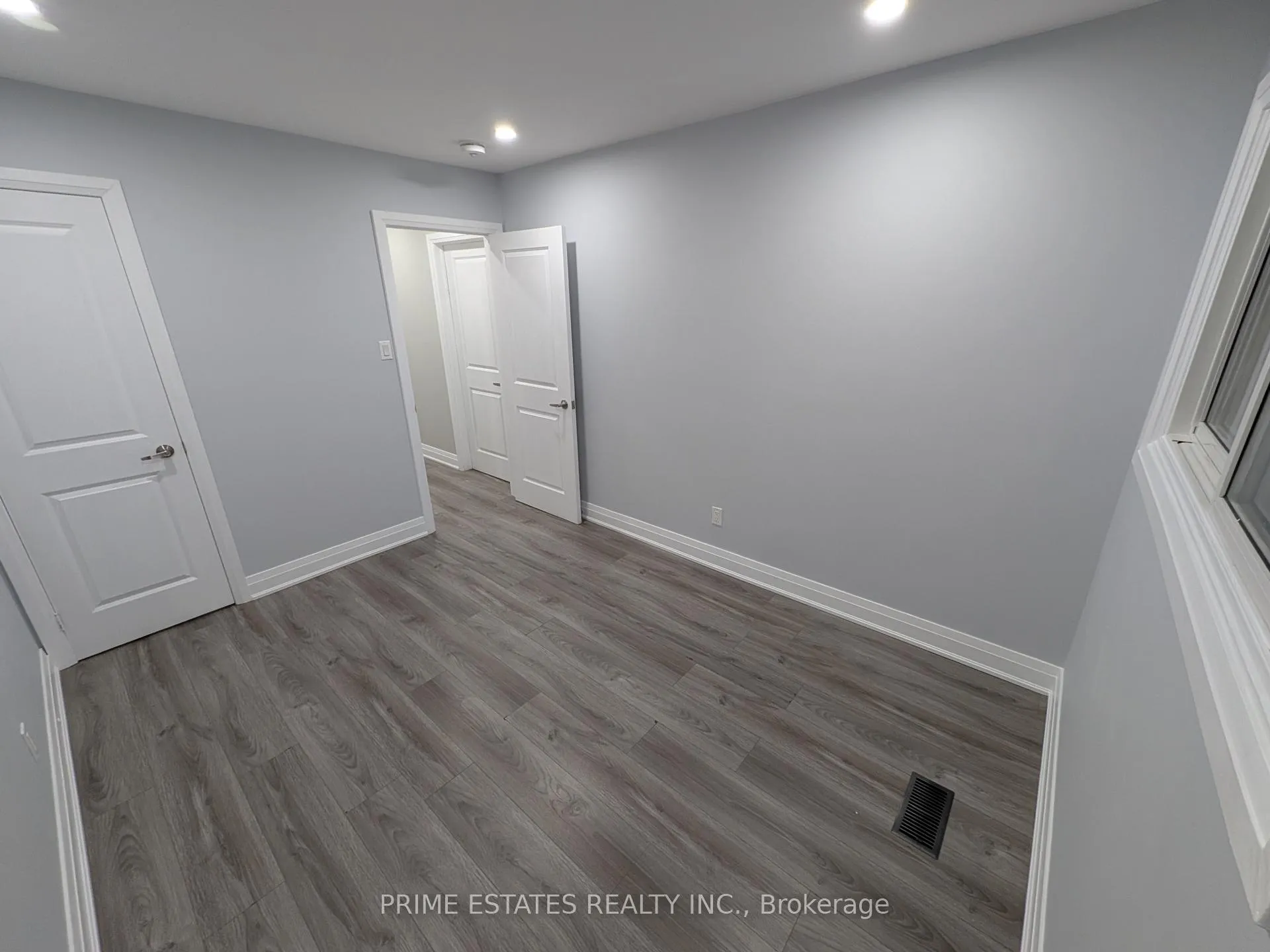 Photo 8 of 42 Gorsebrook Court, Brampton, Bram West — HOMEH