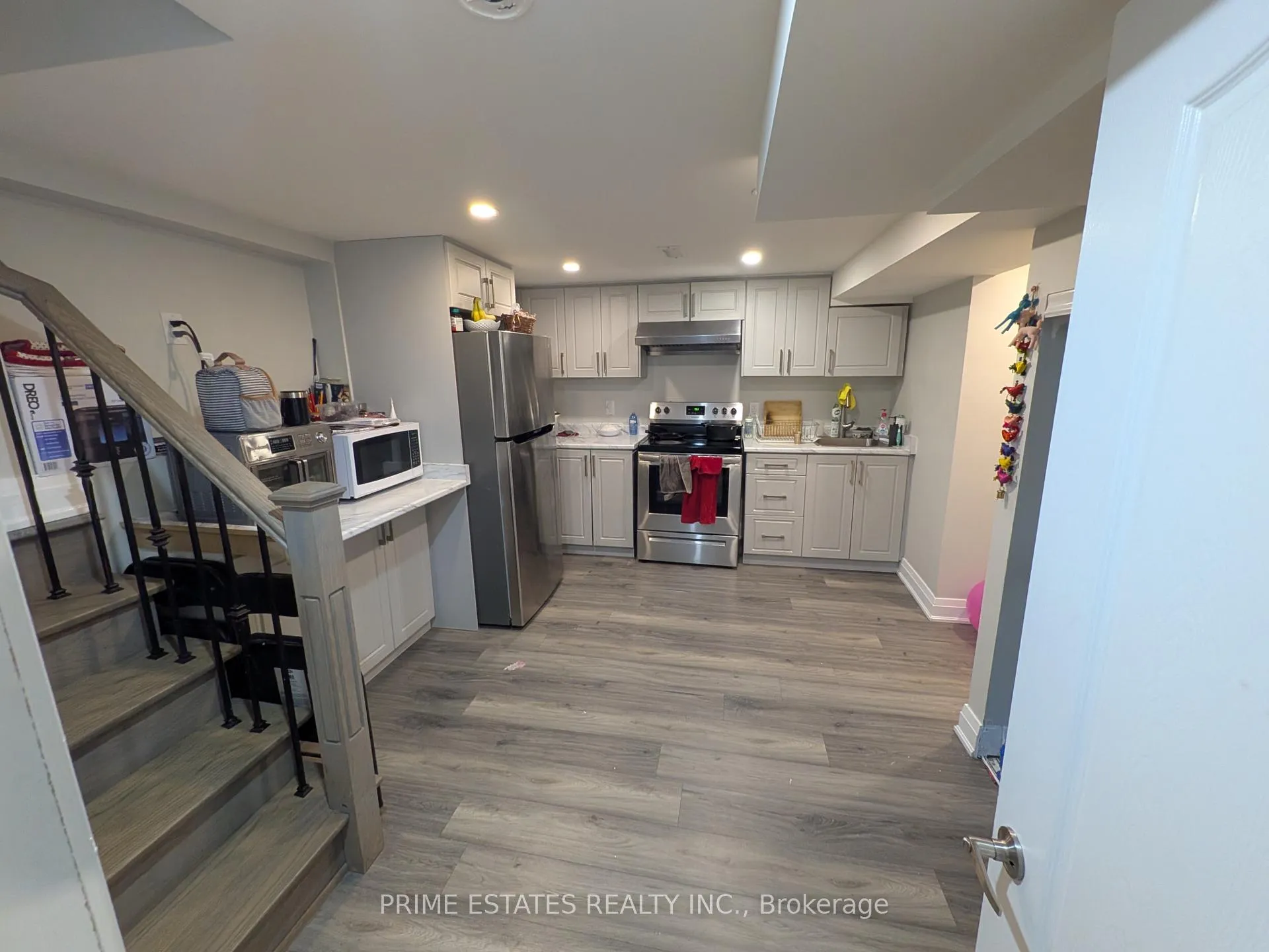 Photo 9 of 42 Gorsebrook Court, Brampton, Bram West — HOMEH