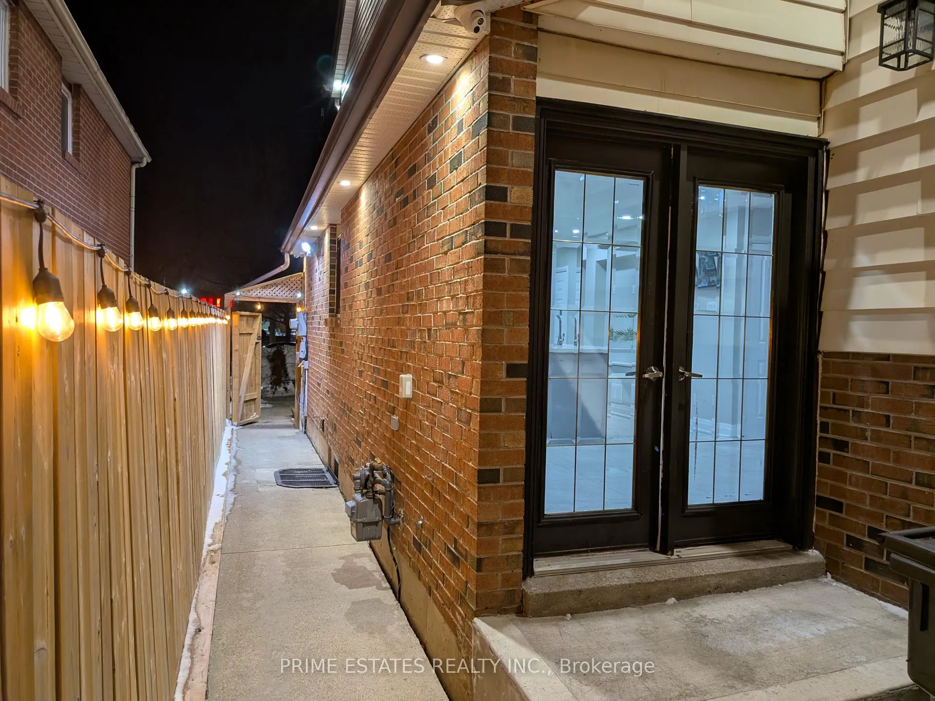 Photo 12 of 42 Gorsebrook Court, Brampton, Bram West — HOMEH