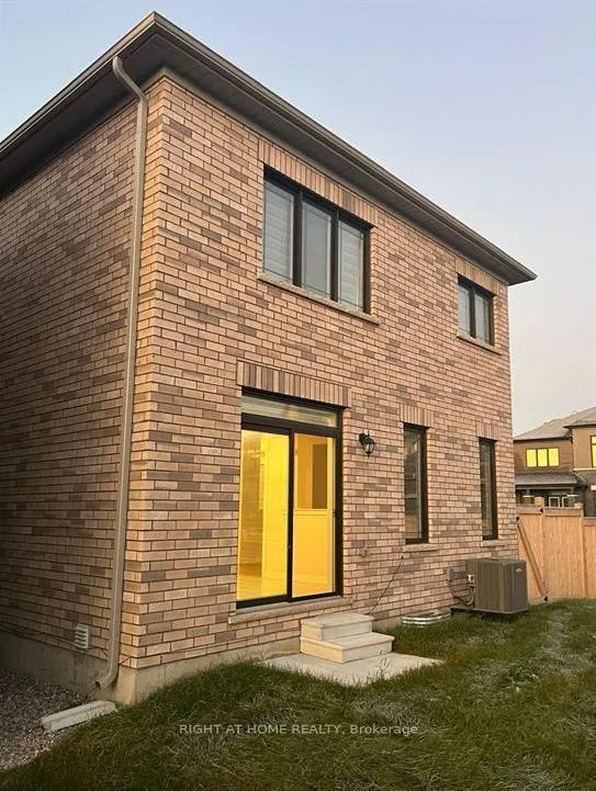 Photo 20 of 132 Lilac Circle, Haldimand — HOMEH