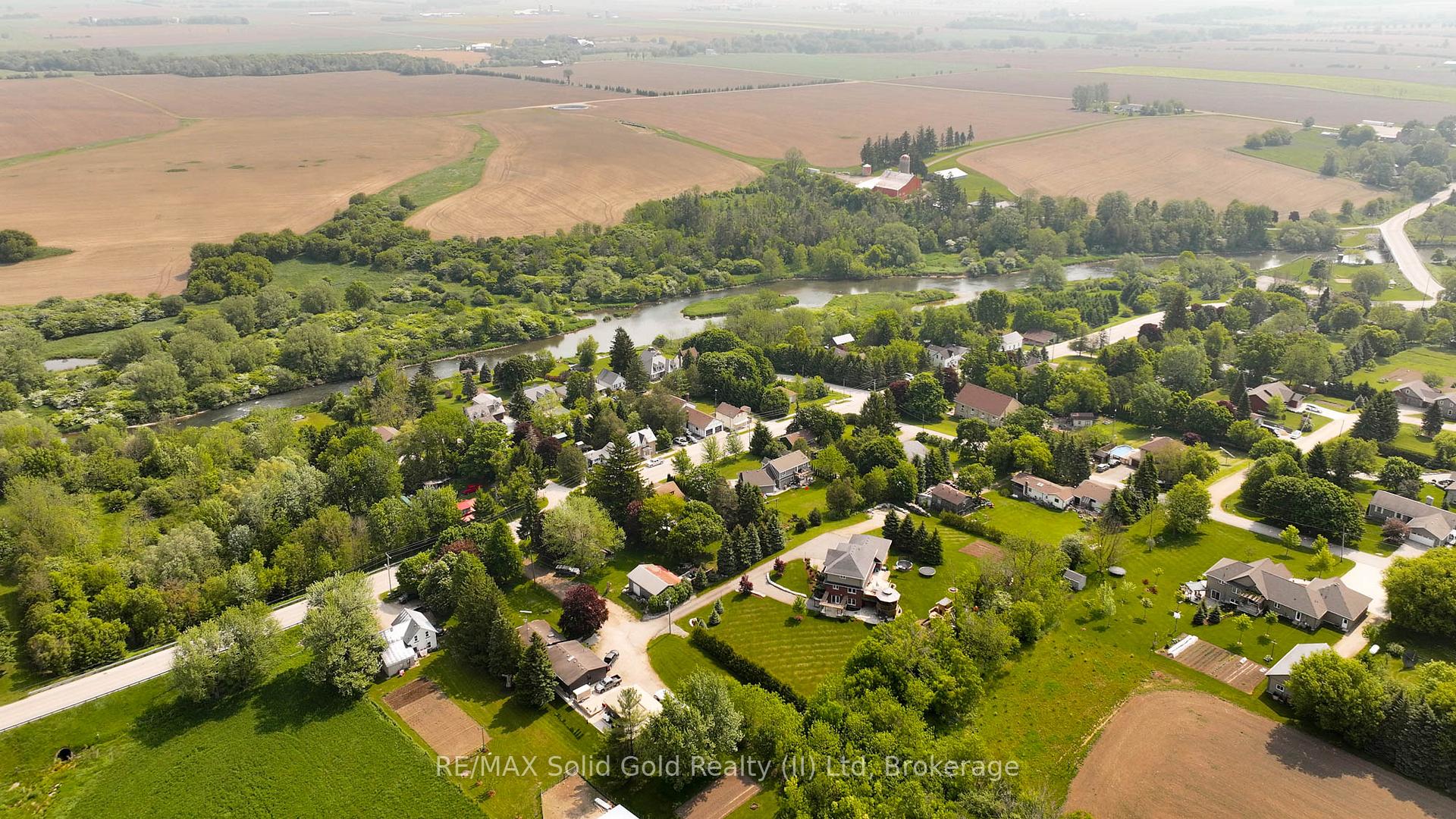 Photo 10 of 7811 Wellington 45 Road, Mapleton, Rural Mapleton — HOMEH