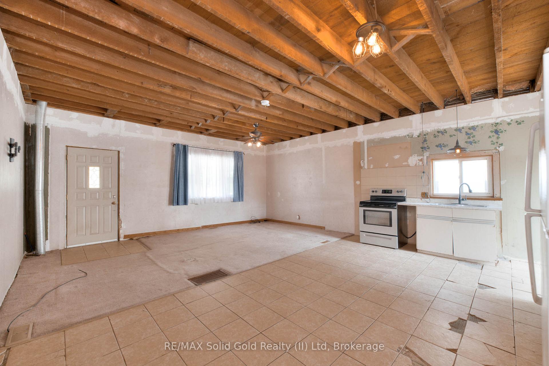 Photo 19 of 7811 Wellington 45 Road, Mapleton, Rural Mapleton — HOMEH