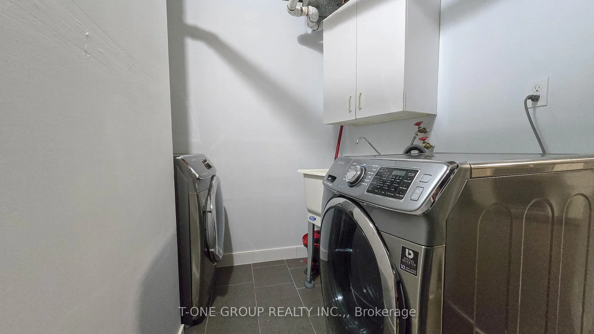 Photo 2 of Unit Bsmt, 49 Beatrice Way, Vaughan, East Woodbridge — HOMEH