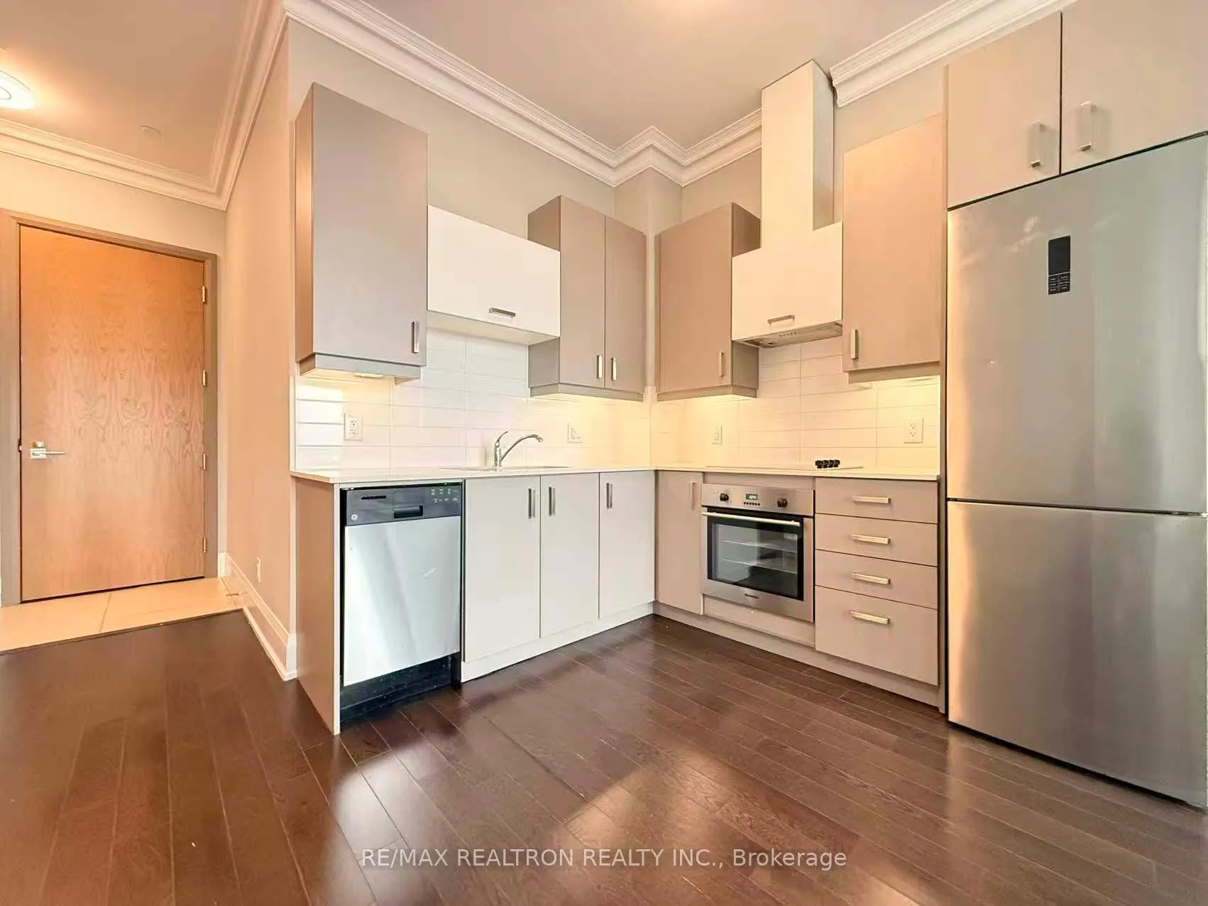 Photo 5 of Unit Ph18, 28 Uptown Drive, Markham, Unionville — HOMEH