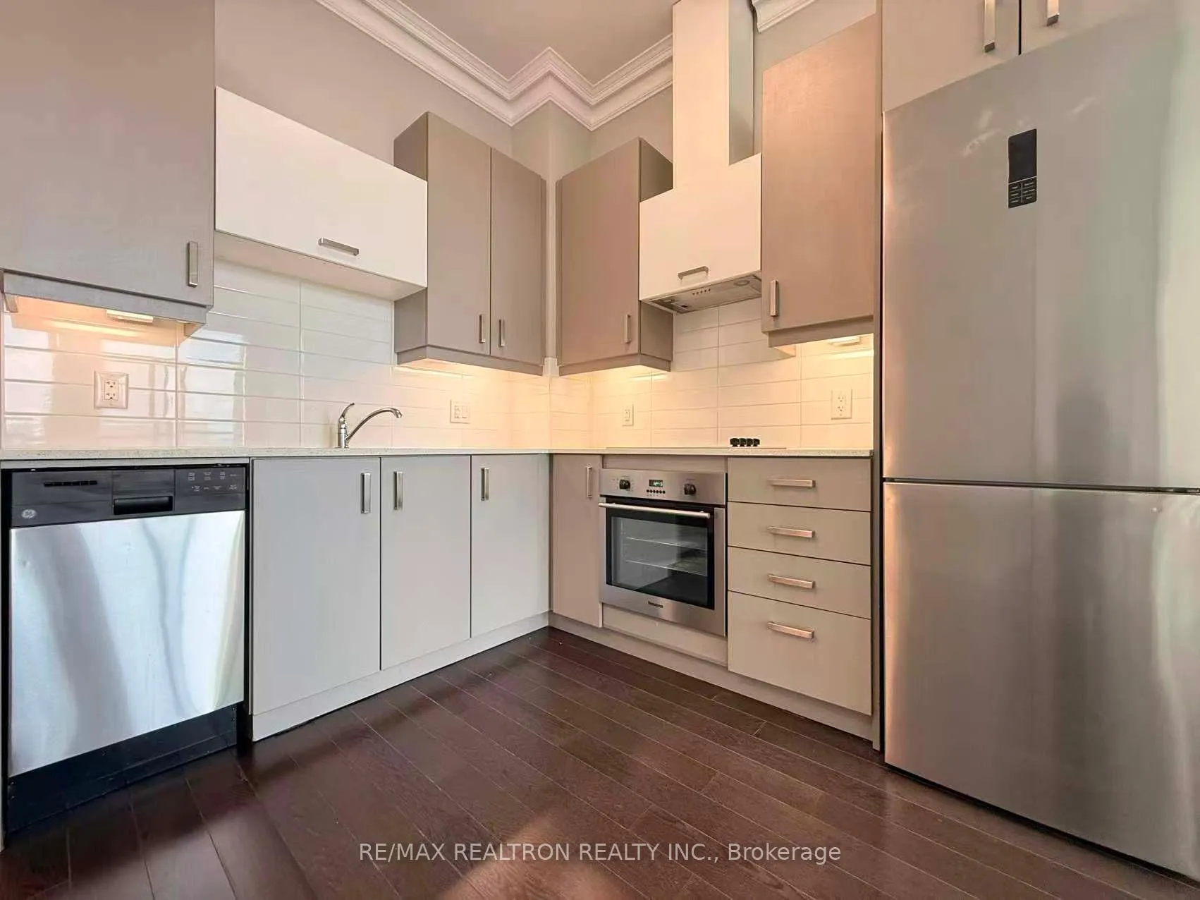 Photo 6 of Unit Ph18, 28 Uptown Drive, Markham, Unionville — HOMEH