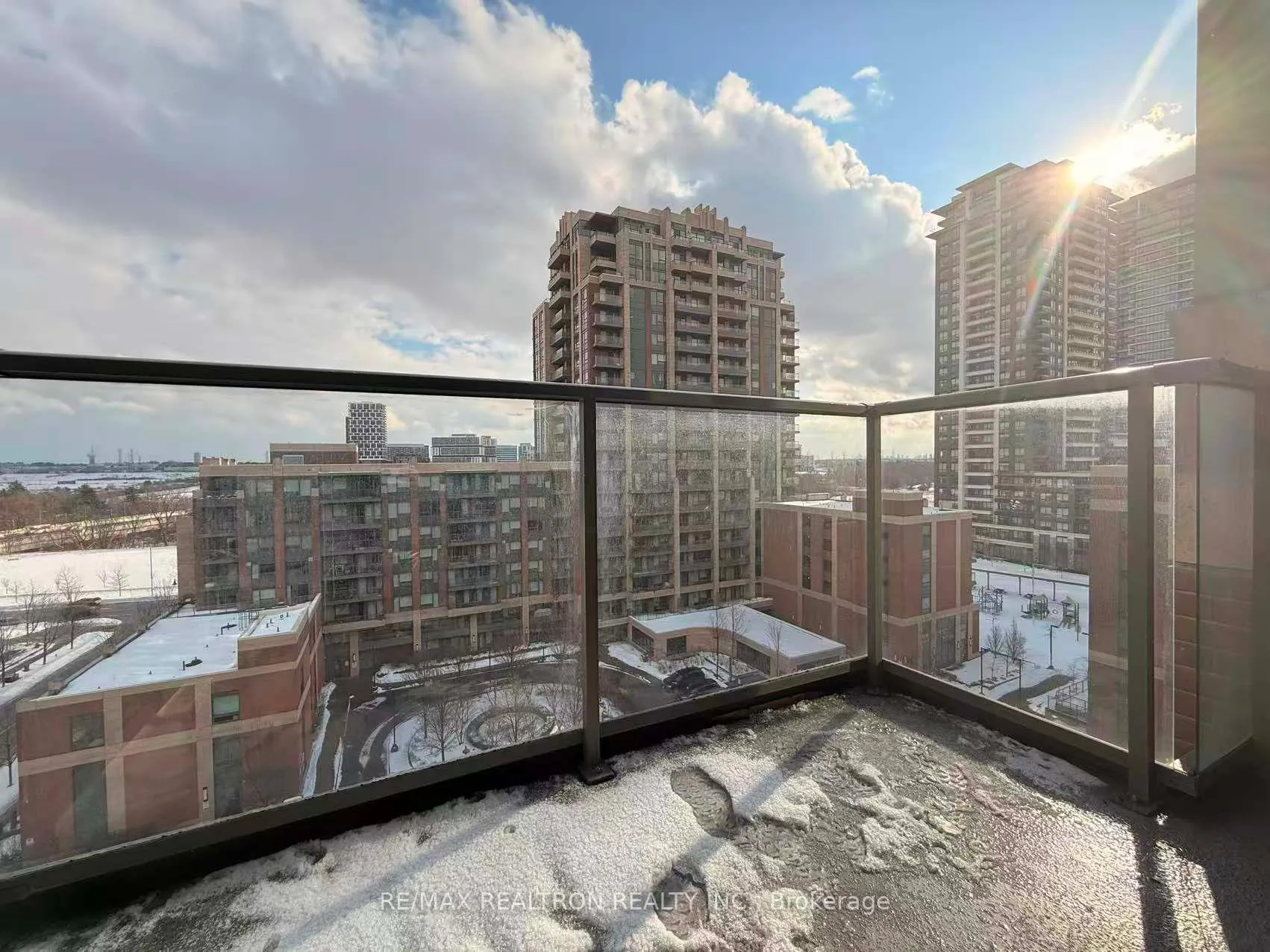 Photo 19 of Unit Ph18, 28 Uptown Drive, Markham, Unionville — HOMEH