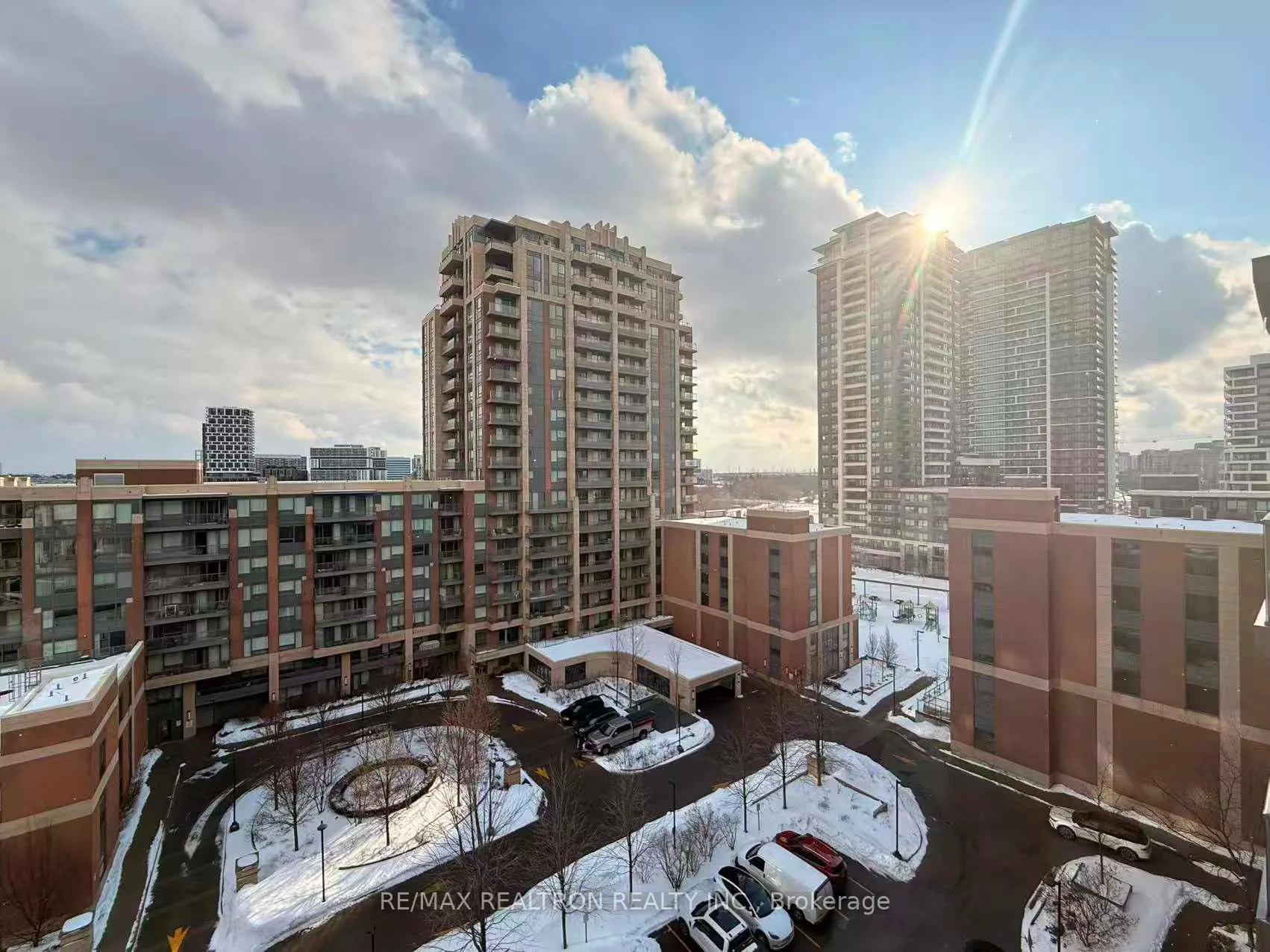 Photo 20 of Unit Ph18, 28 Uptown Drive, Markham, Unionville — HOMEH