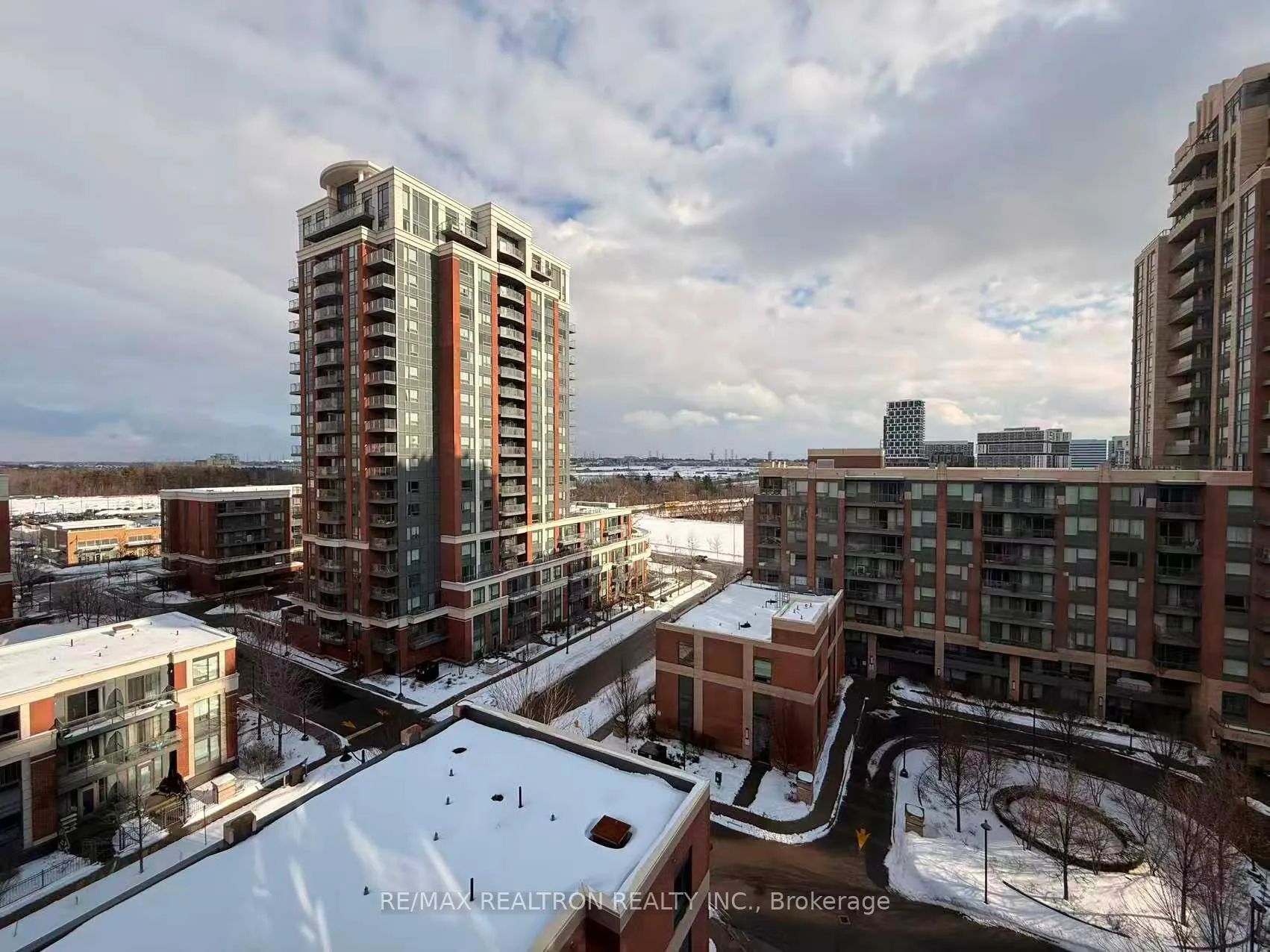 Photo 21 of Unit Ph18, 28 Uptown Drive, Markham, Unionville — HOMEH