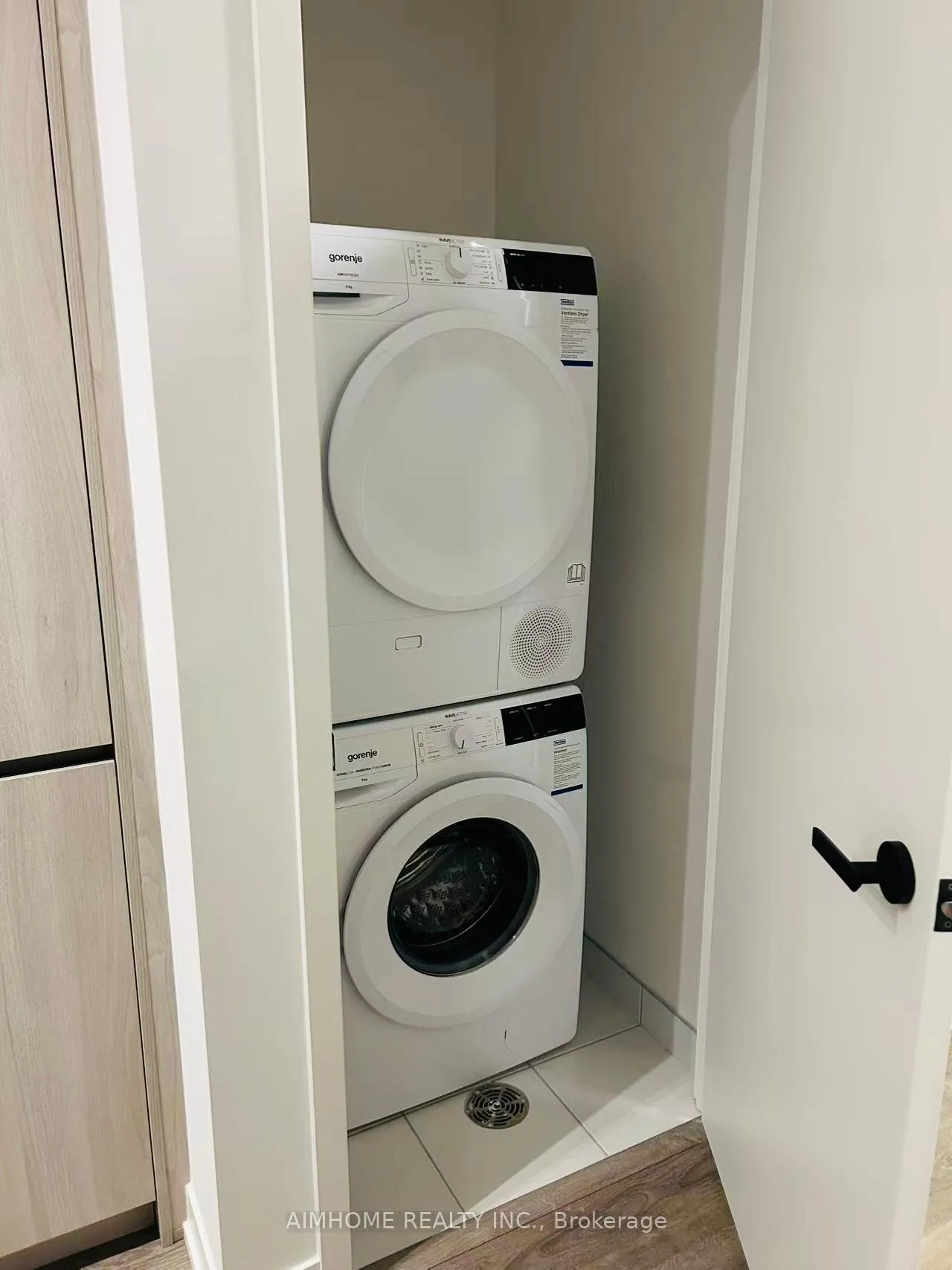 Photo 9 of Unit 2906, 8 Interchange Way, Vaughan, Vaughan Corporate Centre — HOMEH