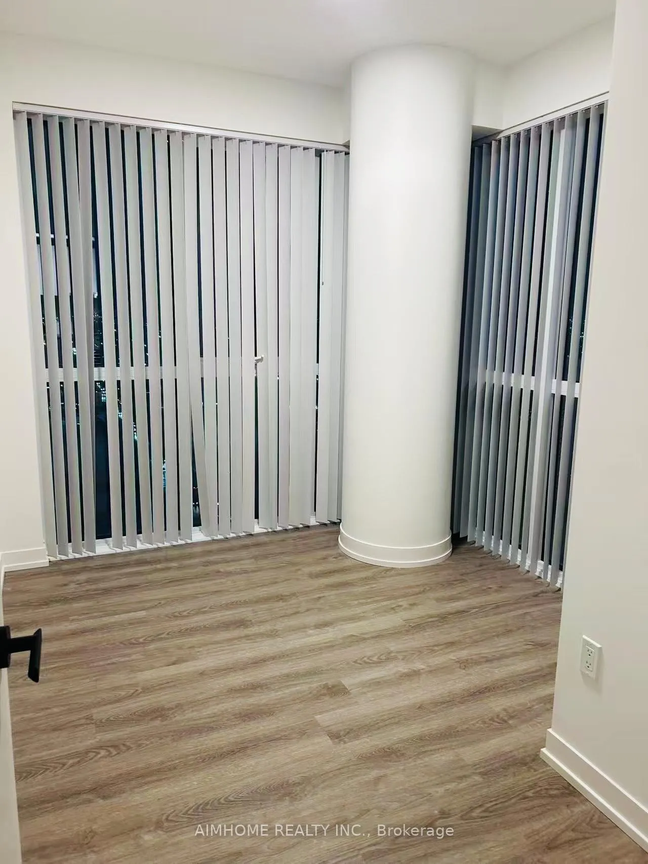 Photo 10 of Unit 2906, 8 Interchange Way, Vaughan, Vaughan Corporate Centre — HOMEH