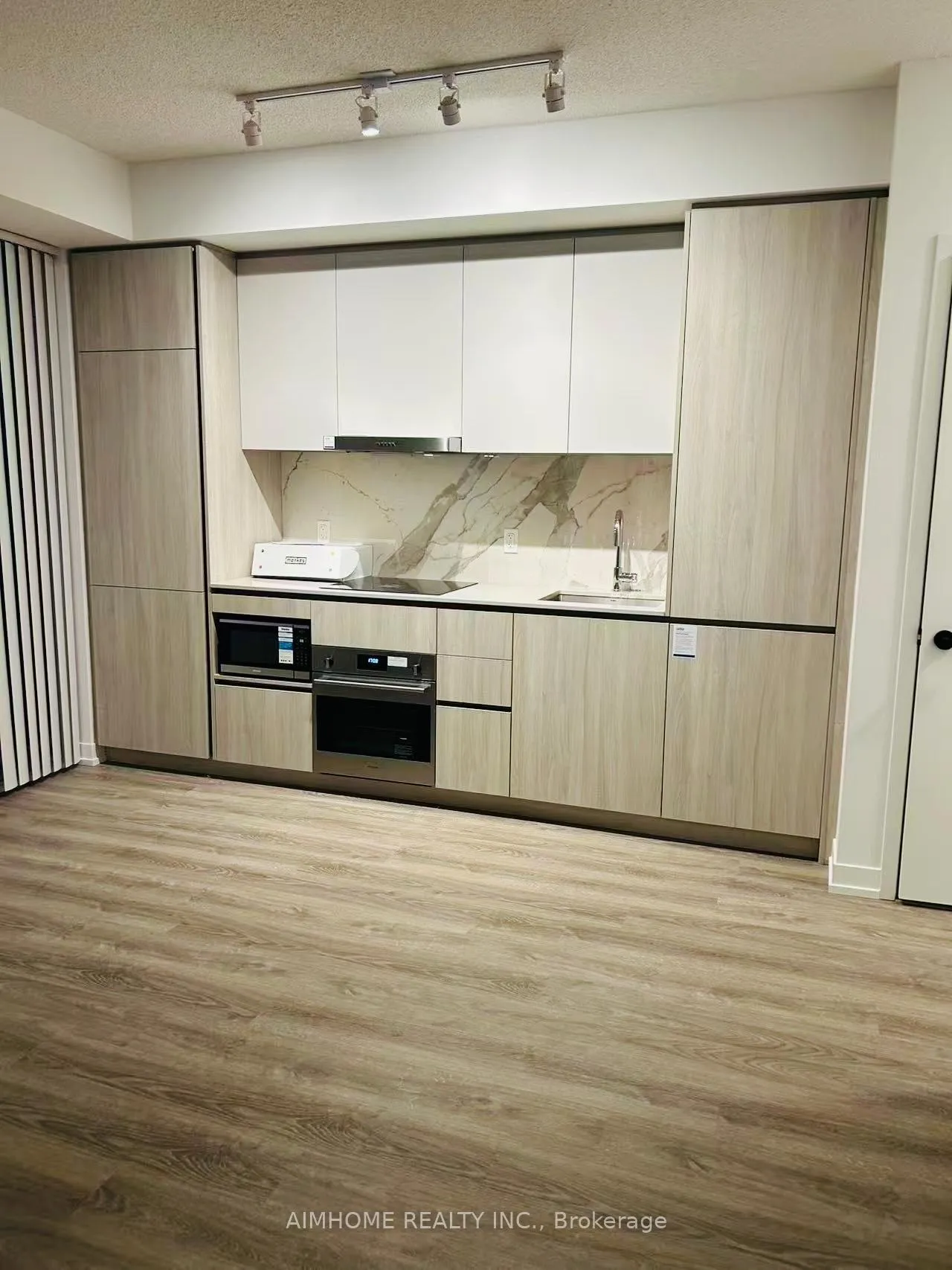 Photo 11 of Unit 2906, 8 Interchange Way, Vaughan, Vaughan Corporate Centre — HOMEH