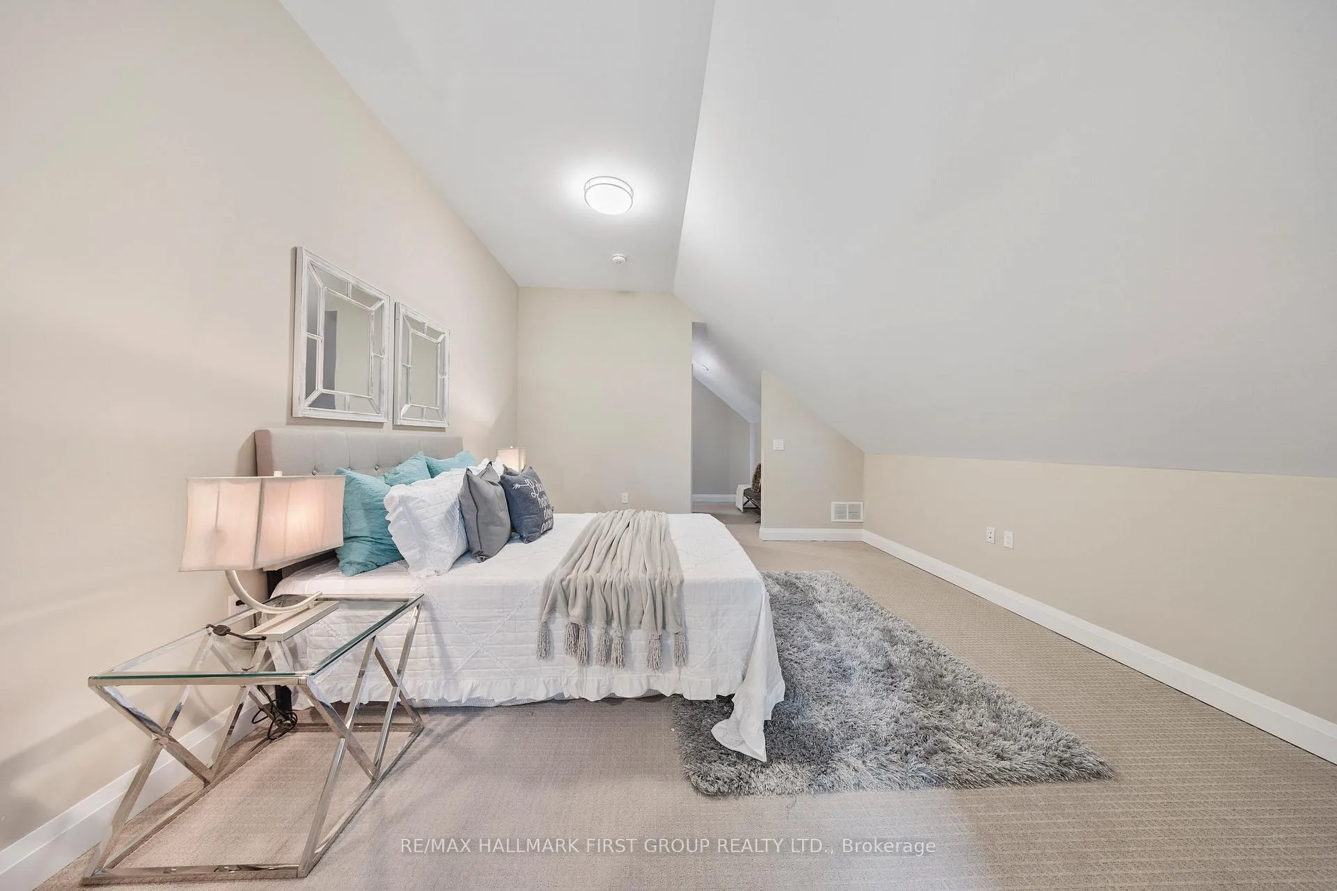 Photo 41 of 732 Hillview Crescent, Pickering, West Shore — HOMEH
