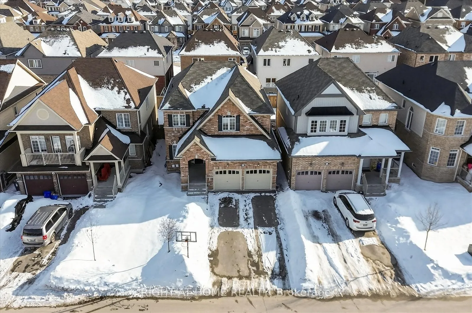 Photo 2 of 63 Henry Smith Avenue, Clarington, Bowmanville — HOMEH