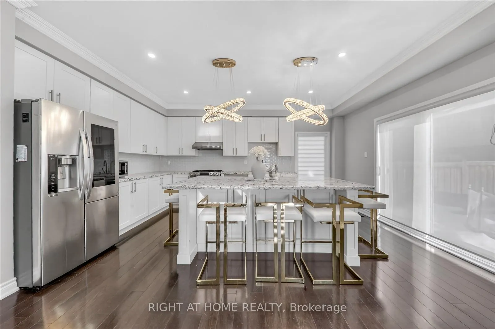 Photo 10 of 63 Henry Smith Avenue, Clarington, Bowmanville — HOMEH
