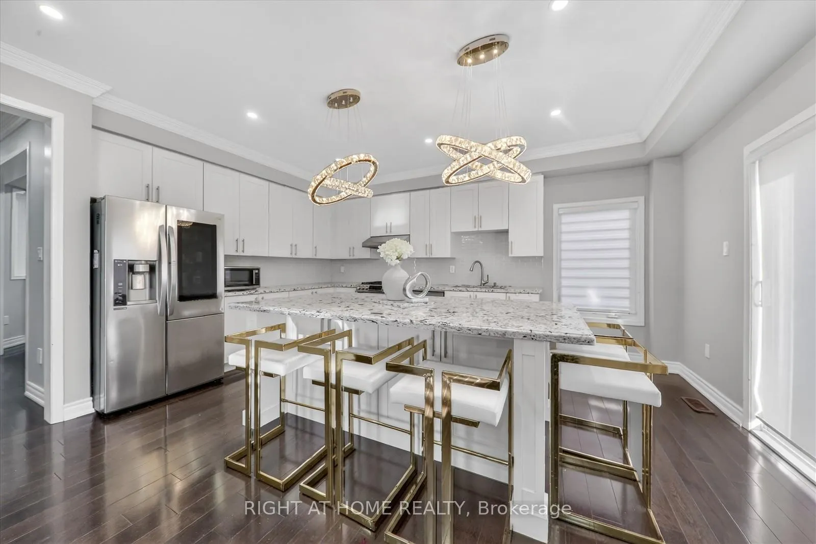 Photo 11 of 63 Henry Smith Avenue, Clarington, Bowmanville — HOMEH