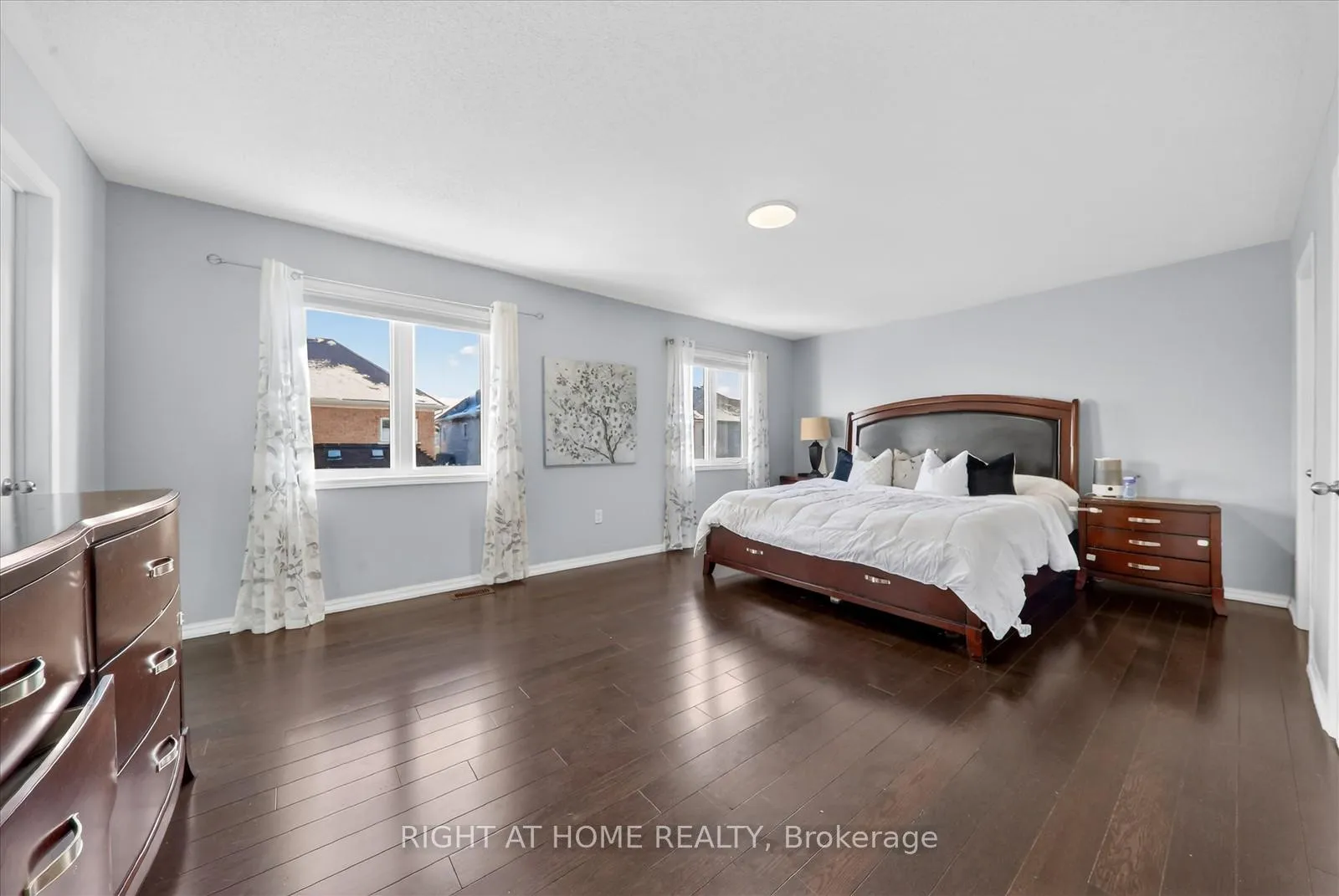 Photo 20 of 63 Henry Smith Avenue, Clarington, Bowmanville — HOMEH