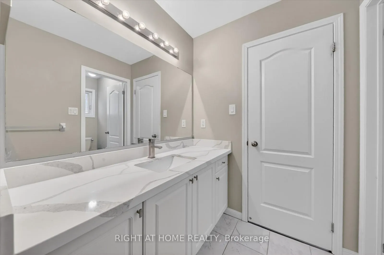 Photo 27 of 63 Henry Smith Avenue, Clarington, Bowmanville — HOMEH