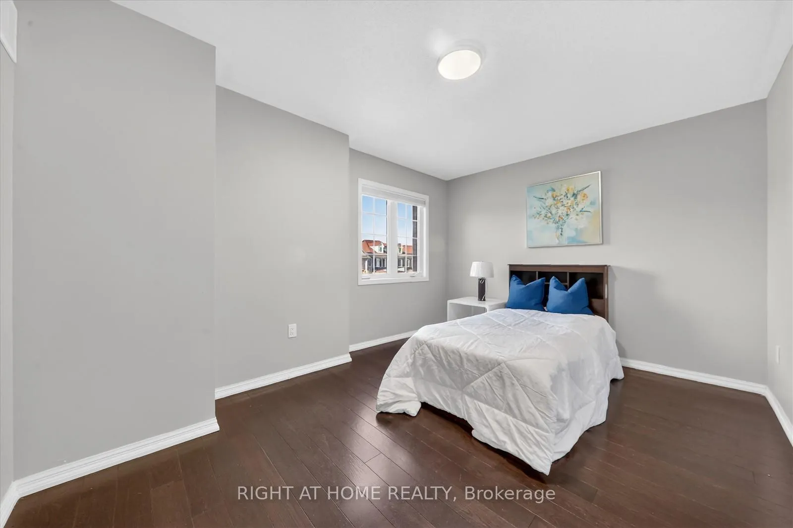 Photo 29 of 63 Henry Smith Avenue, Clarington, Bowmanville — HOMEH