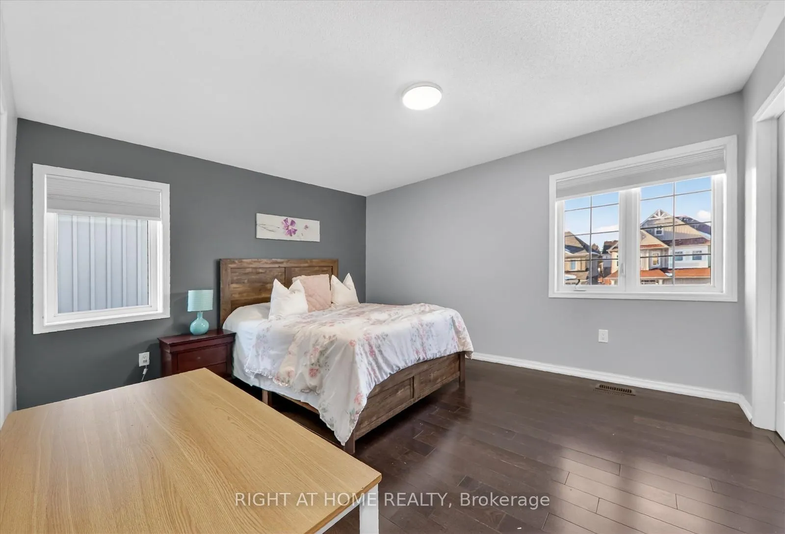 Photo 31 of 63 Henry Smith Avenue, Clarington, Bowmanville — HOMEH