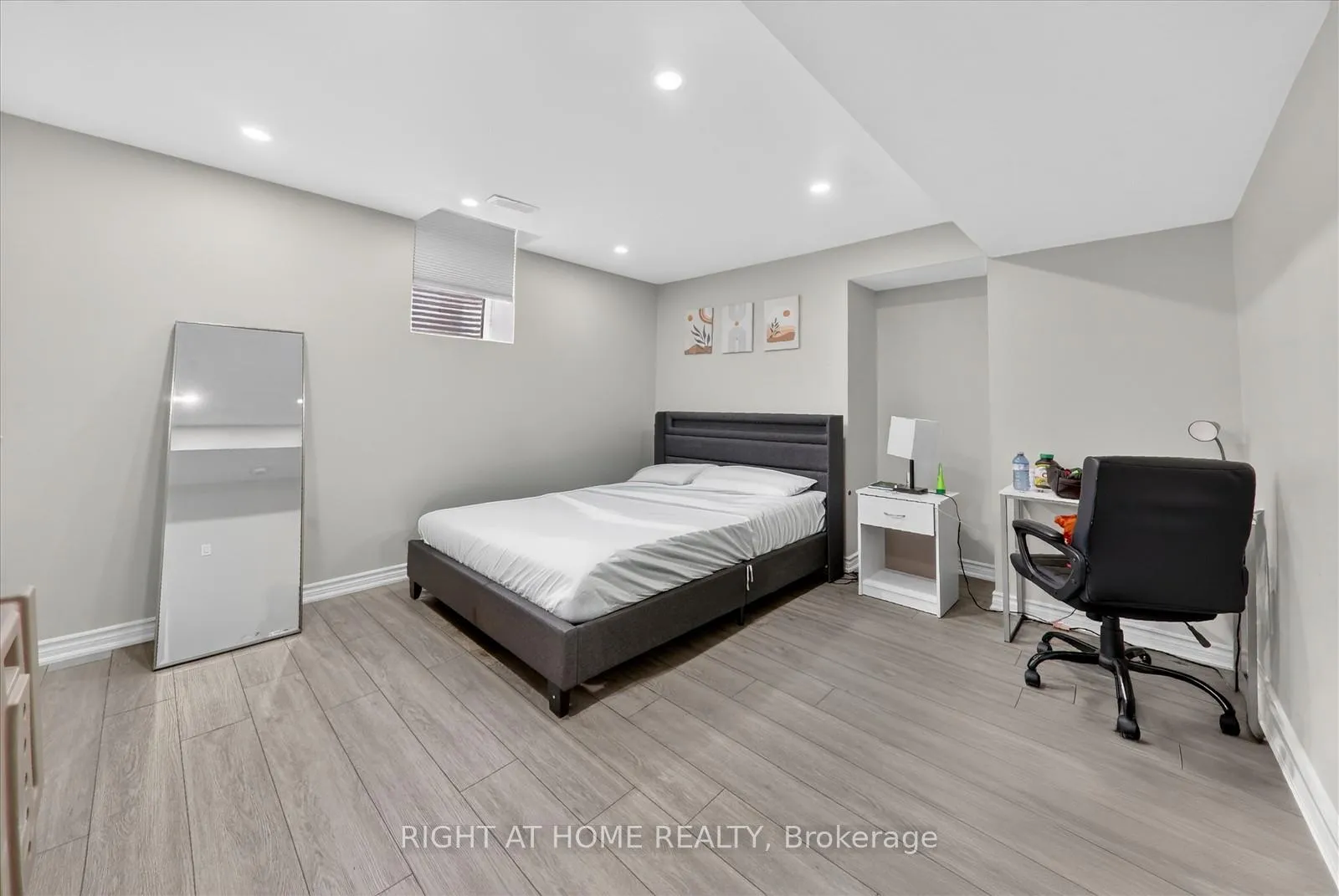 Photo 41 of 63 Henry Smith Avenue, Clarington, Bowmanville — HOMEH