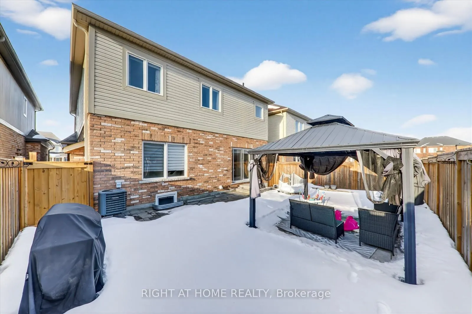 Photo 43 of 63 Henry Smith Avenue, Clarington, Bowmanville — HOMEH