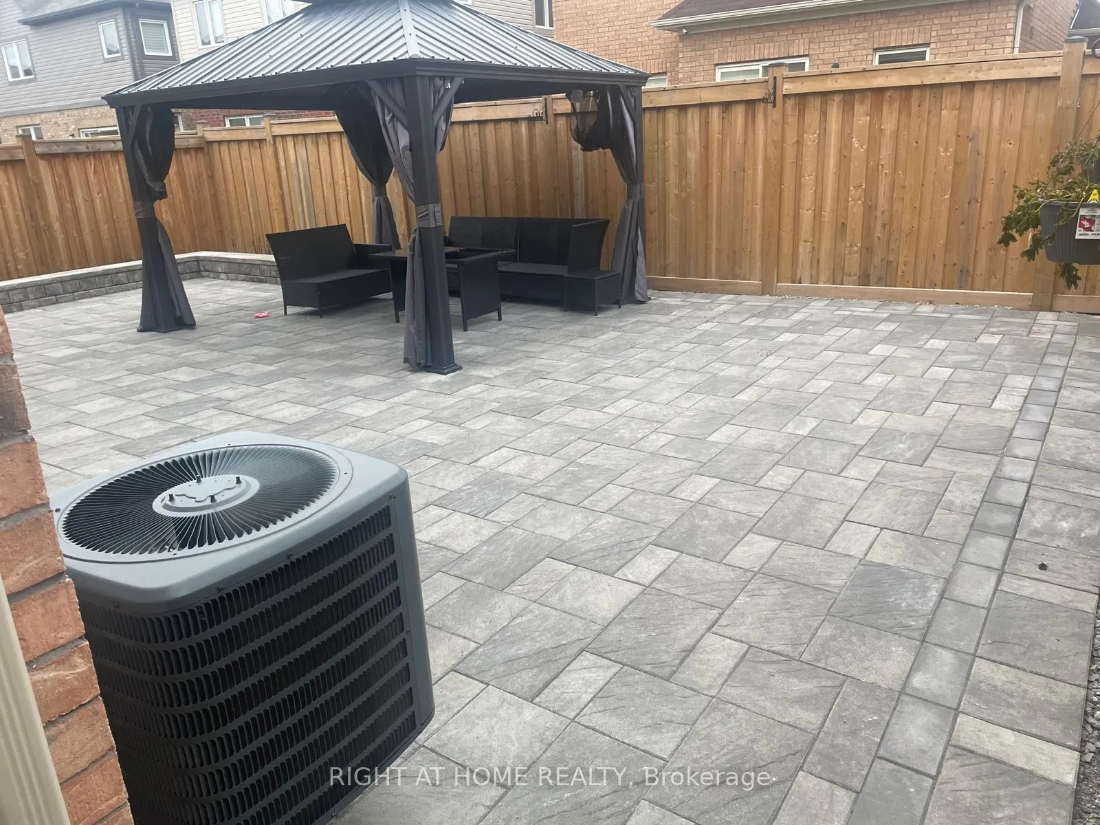 Photo 44 of 63 Henry Smith Avenue, Clarington, Bowmanville — HOMEH