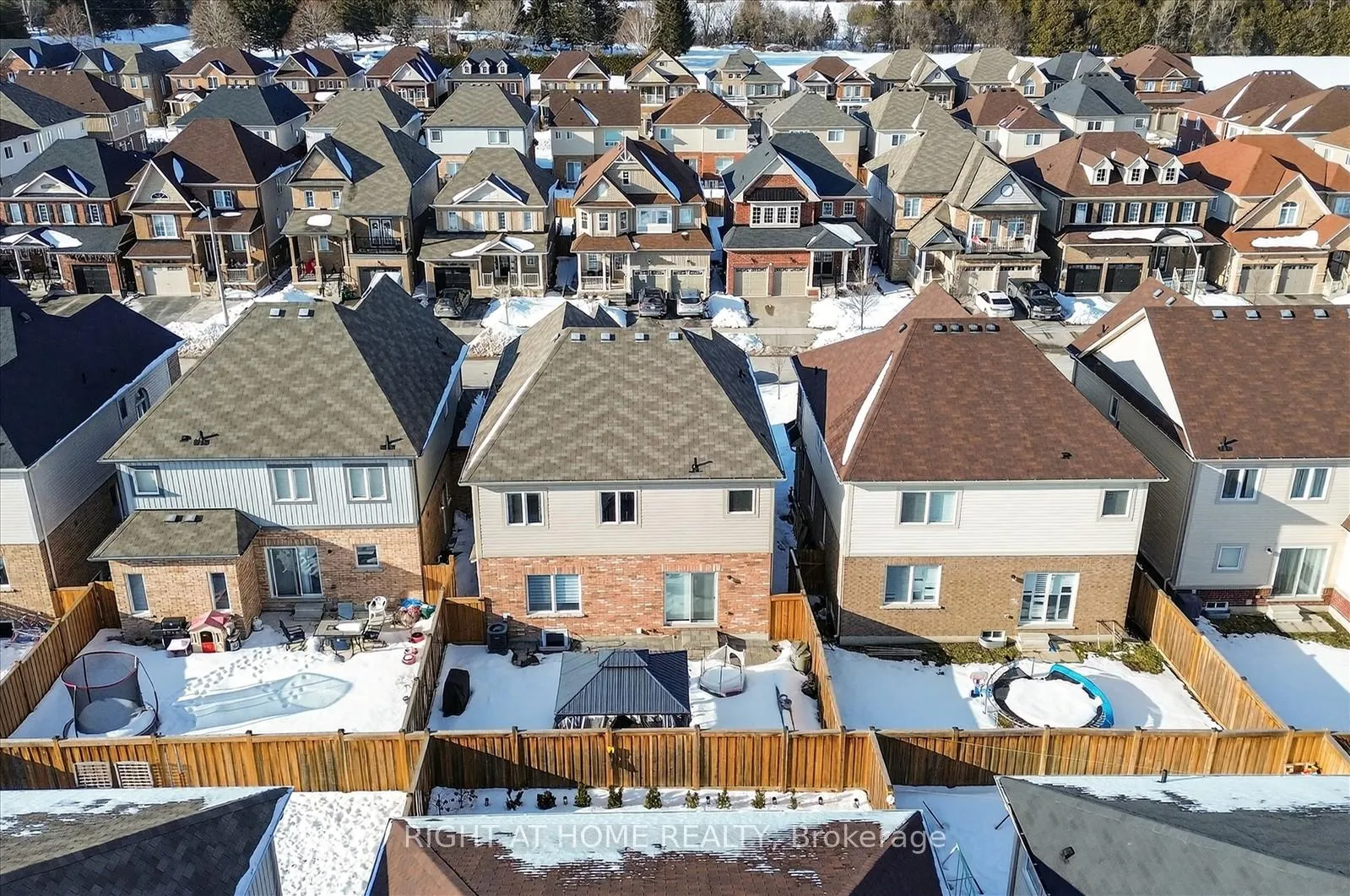 Photo 45 of 63 Henry Smith Avenue, Clarington, Bowmanville — HOMEH