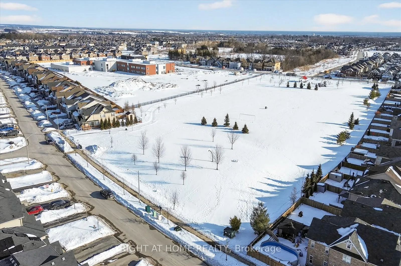 Photo 47 of 63 Henry Smith Avenue, Clarington, Bowmanville — HOMEH