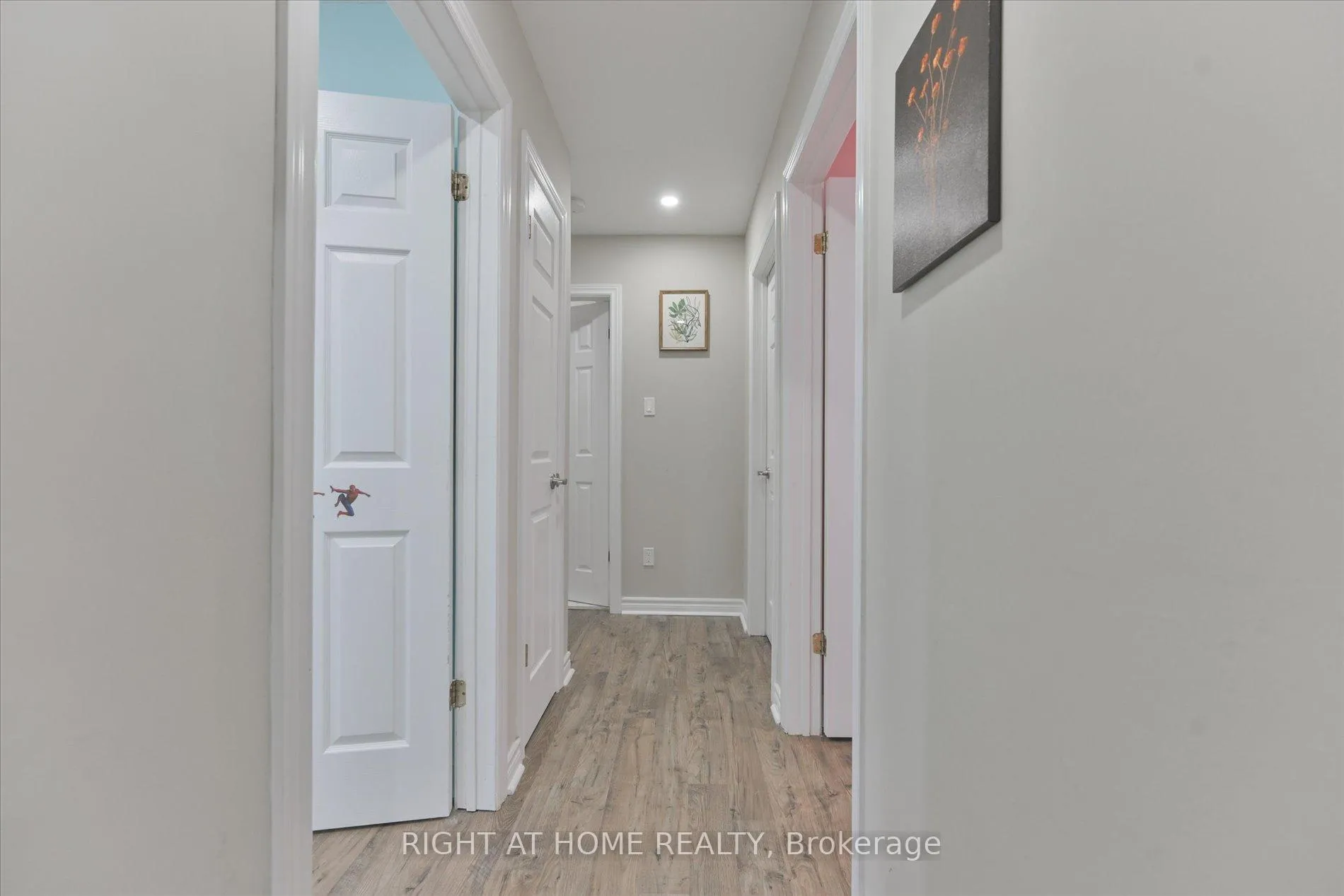 Photo 20 of 39 Devondale Street, Clarington, Courtice — HOMEH