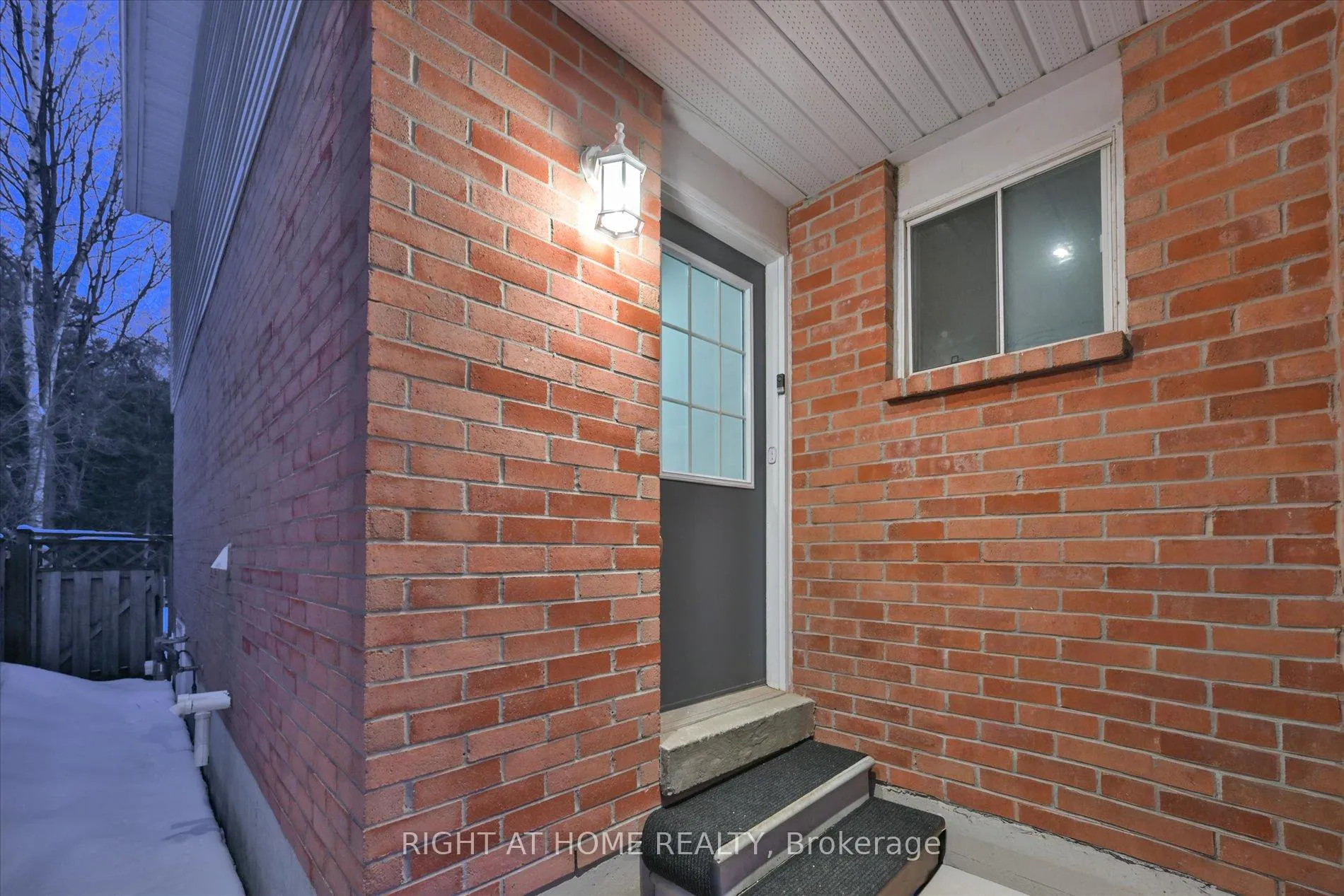 Photo 34 of 39 Devondale Street, Clarington, Courtice — HOMEH