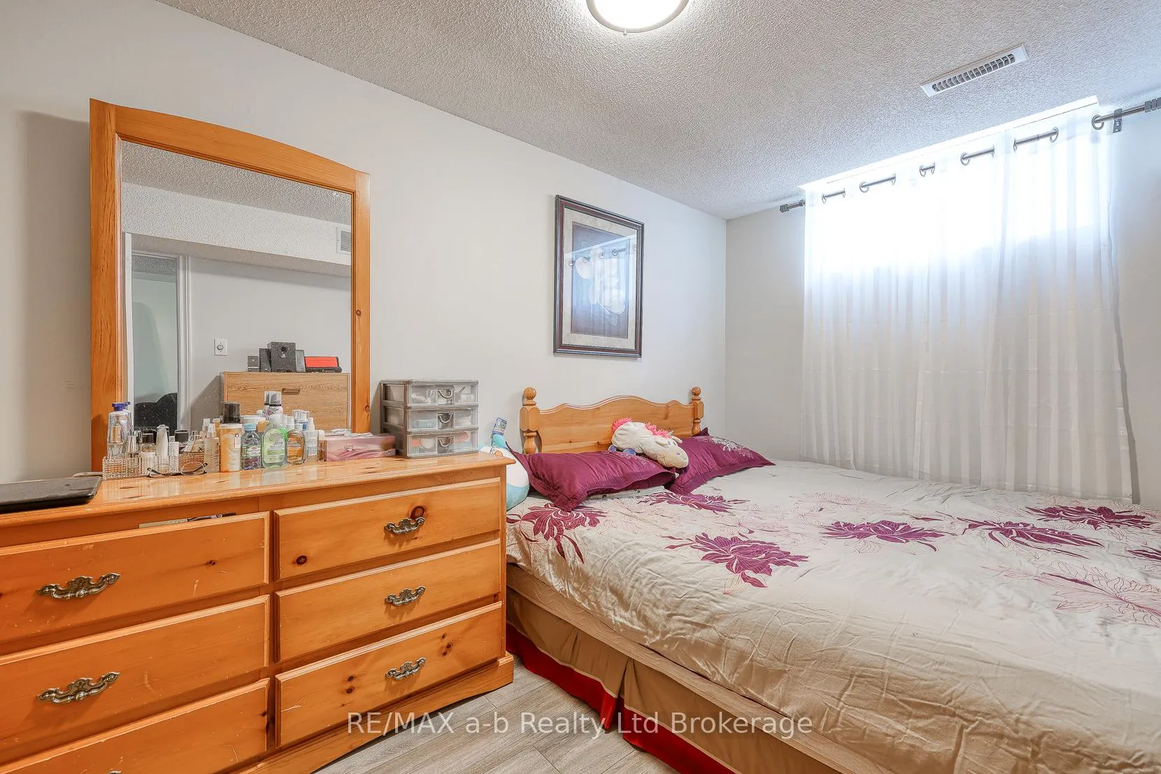 Photo 13 of 94 D'aubigny Road, Brantford — HOMEH