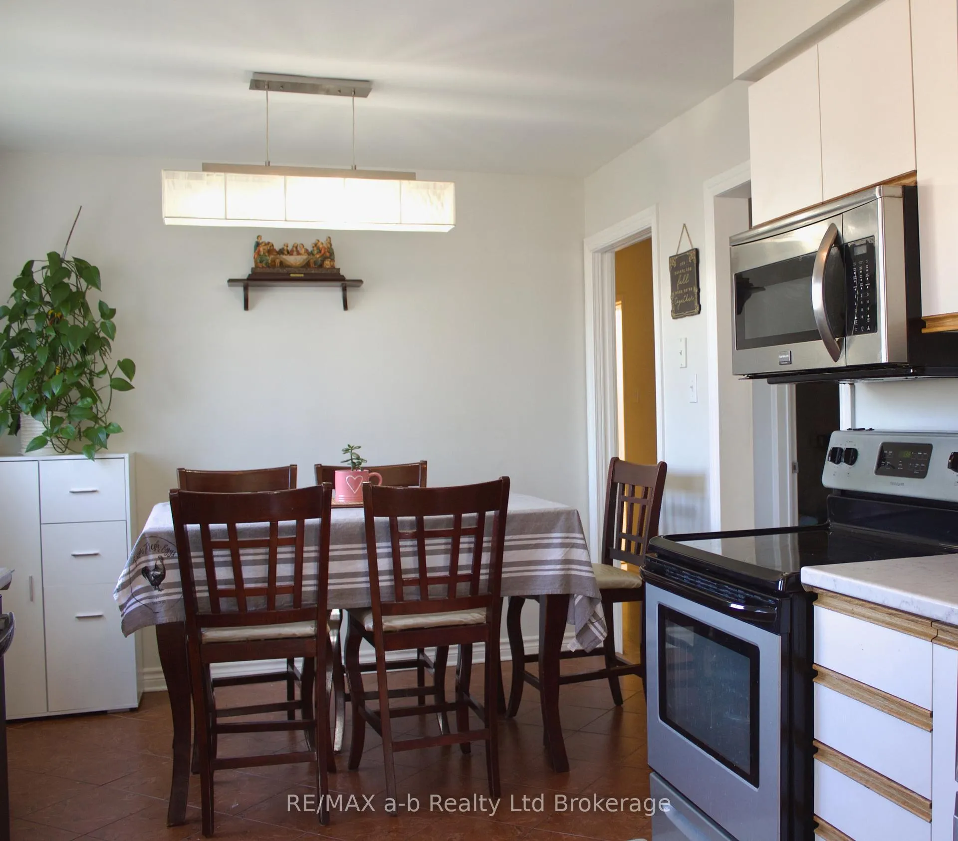 Photo 29 of 94 D'aubigny Road, Brantford — HOMEH
