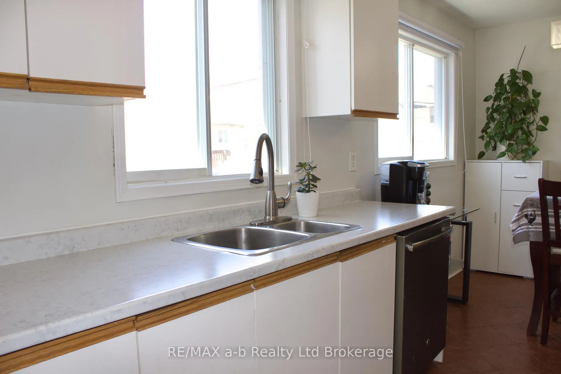 Photo 31 of 94 D'aubigny Road, Brantford — HOMEH
