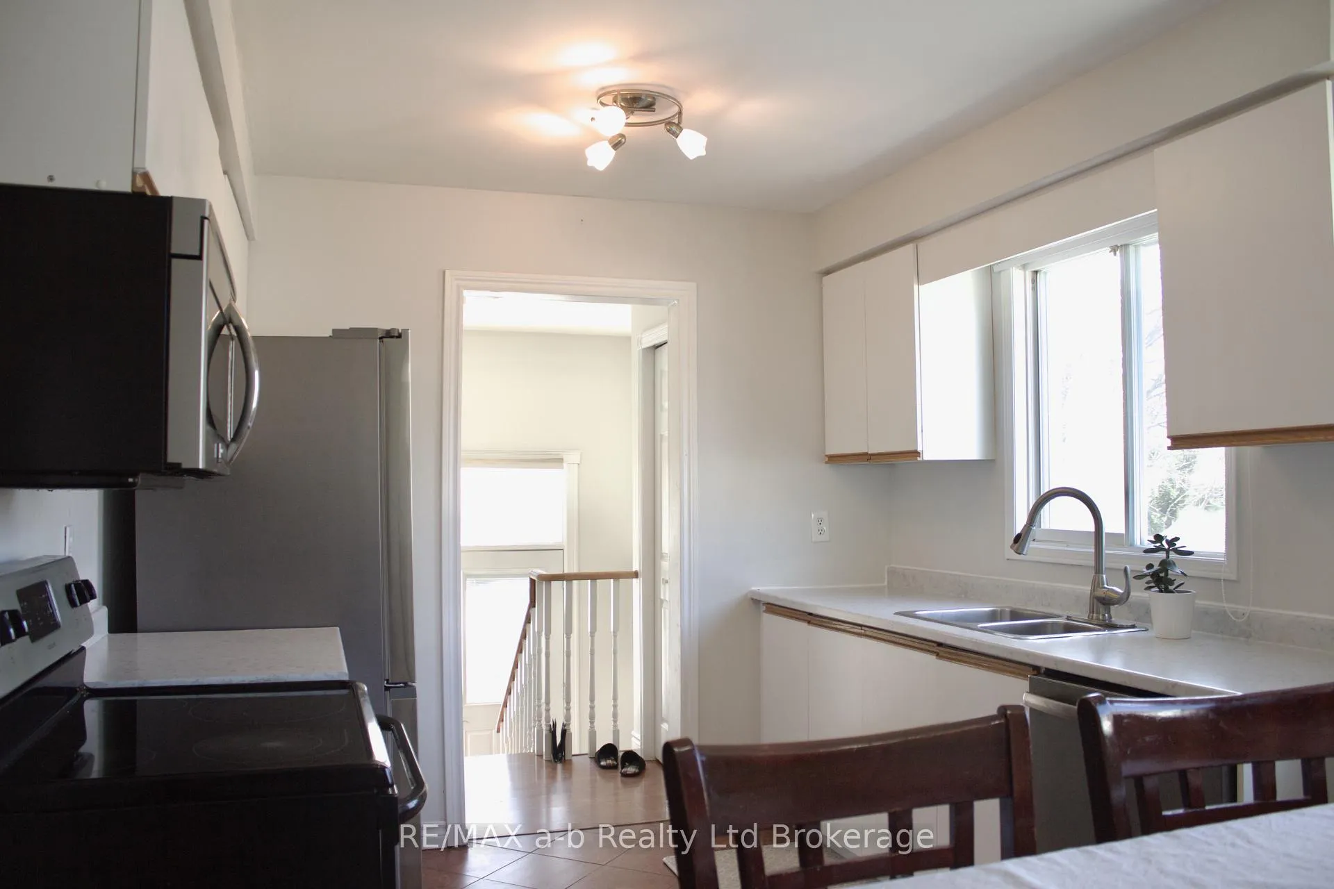 Photo 32 of 94 D'aubigny Road, Brantford — HOMEH