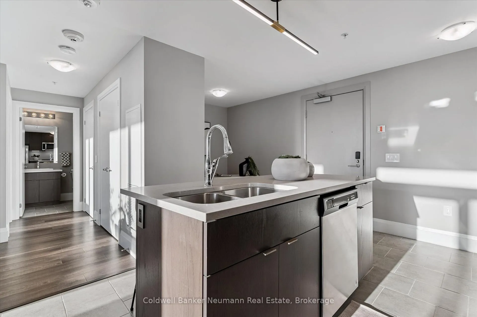 Photo 12 of Unit 708, 73 Arthur Street S, Guelph, St. Patrick's Ward — HOMEH